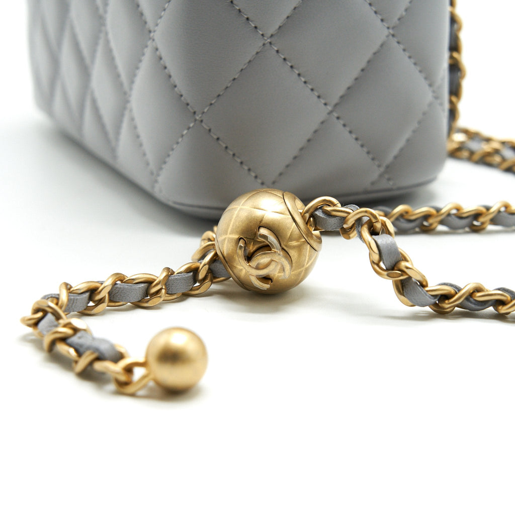 CHANEL 21B PEARL CRUSH LONG VANITY WITH CHAIN LIGHT GREY GHW