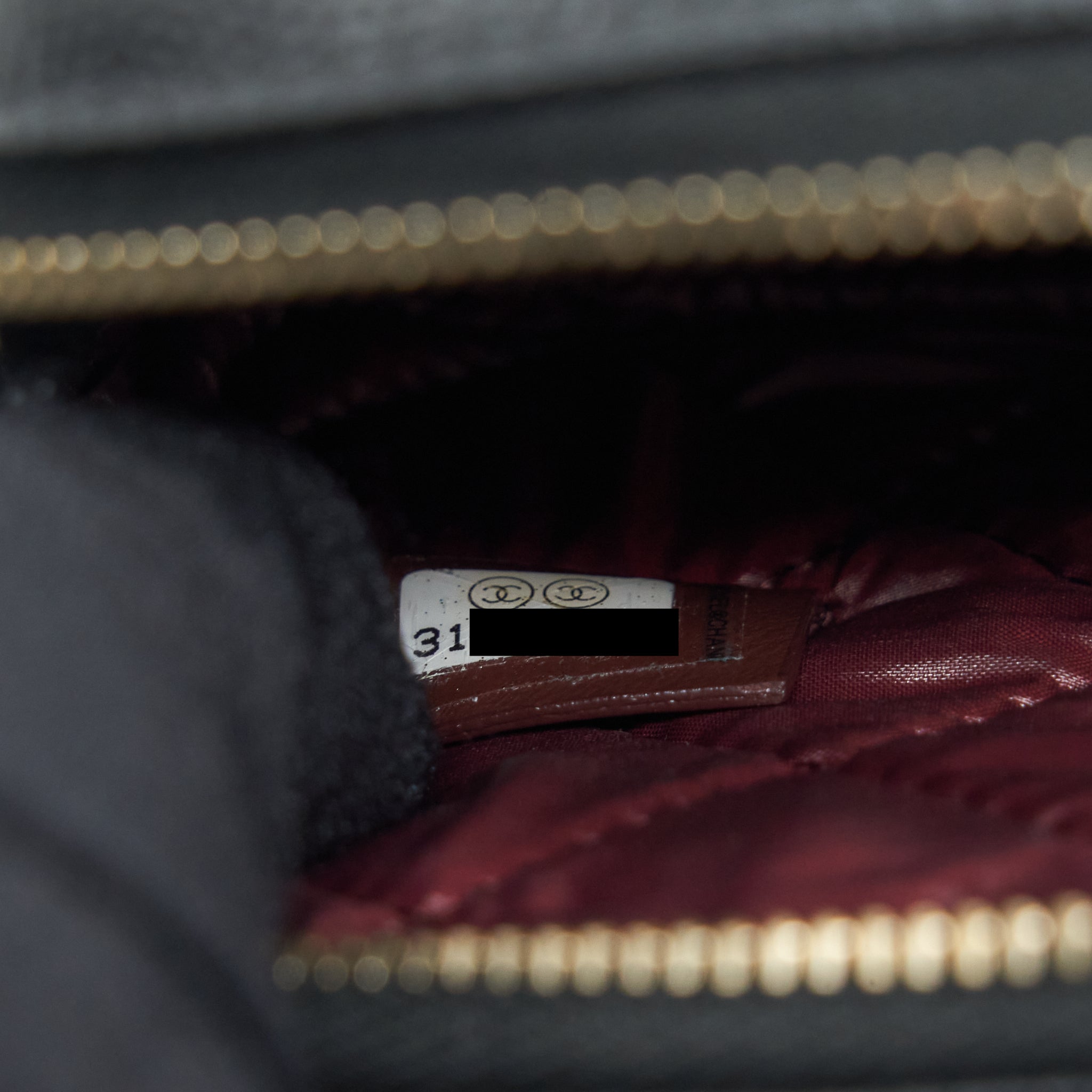CHANEL SMALL ZIPPER VANITY POUCH CAVIAR BLACK LGHW