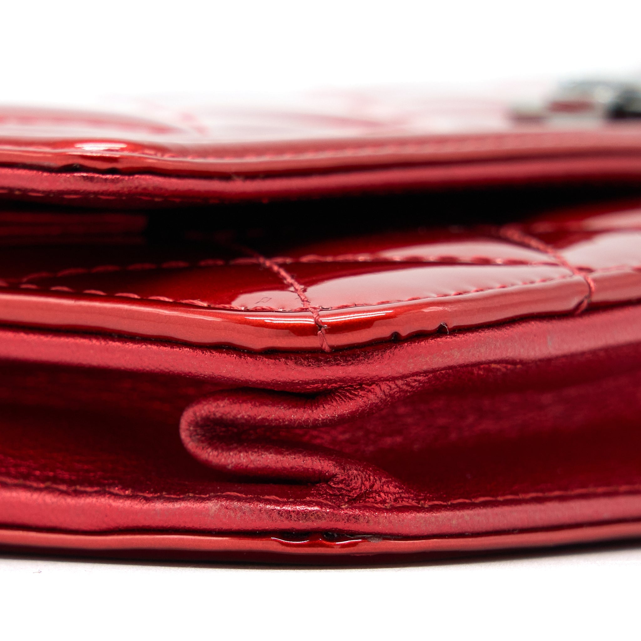 CHANEL BOY WALLET ON CHAIN PATENT METALLIC RED SHW