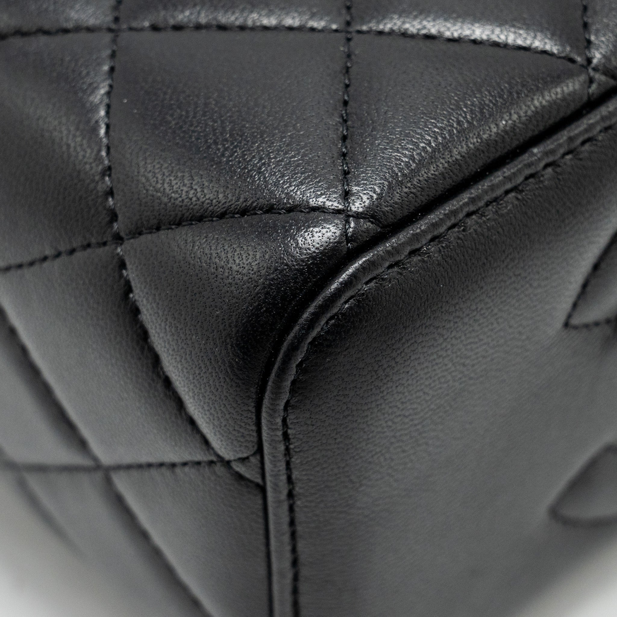 CHANEL LONG VANITY CASE LAMBSKIN SO BLACK (MICROCHIP)