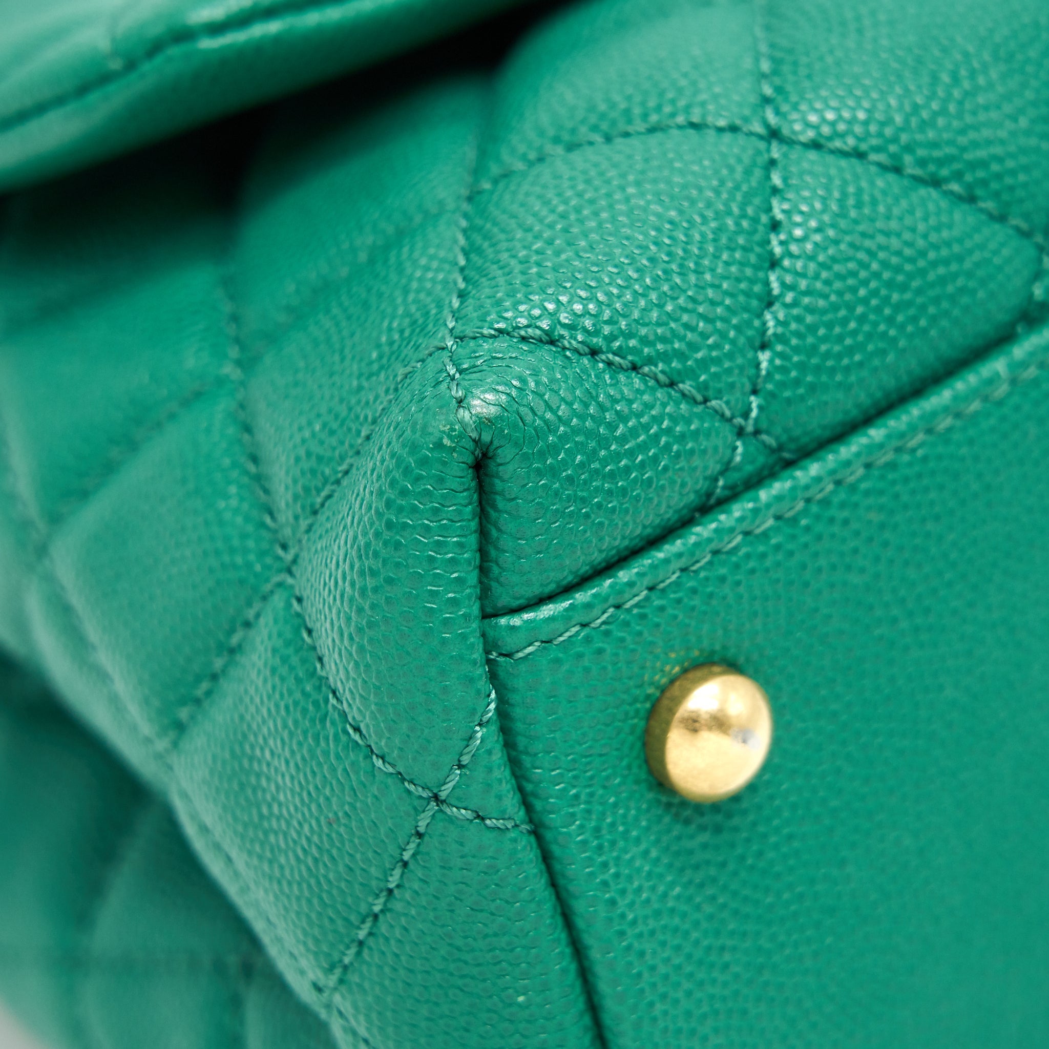 CHANEL COCOHANDLE FLAP BAG MEDIUM GREEN WITH GHW
