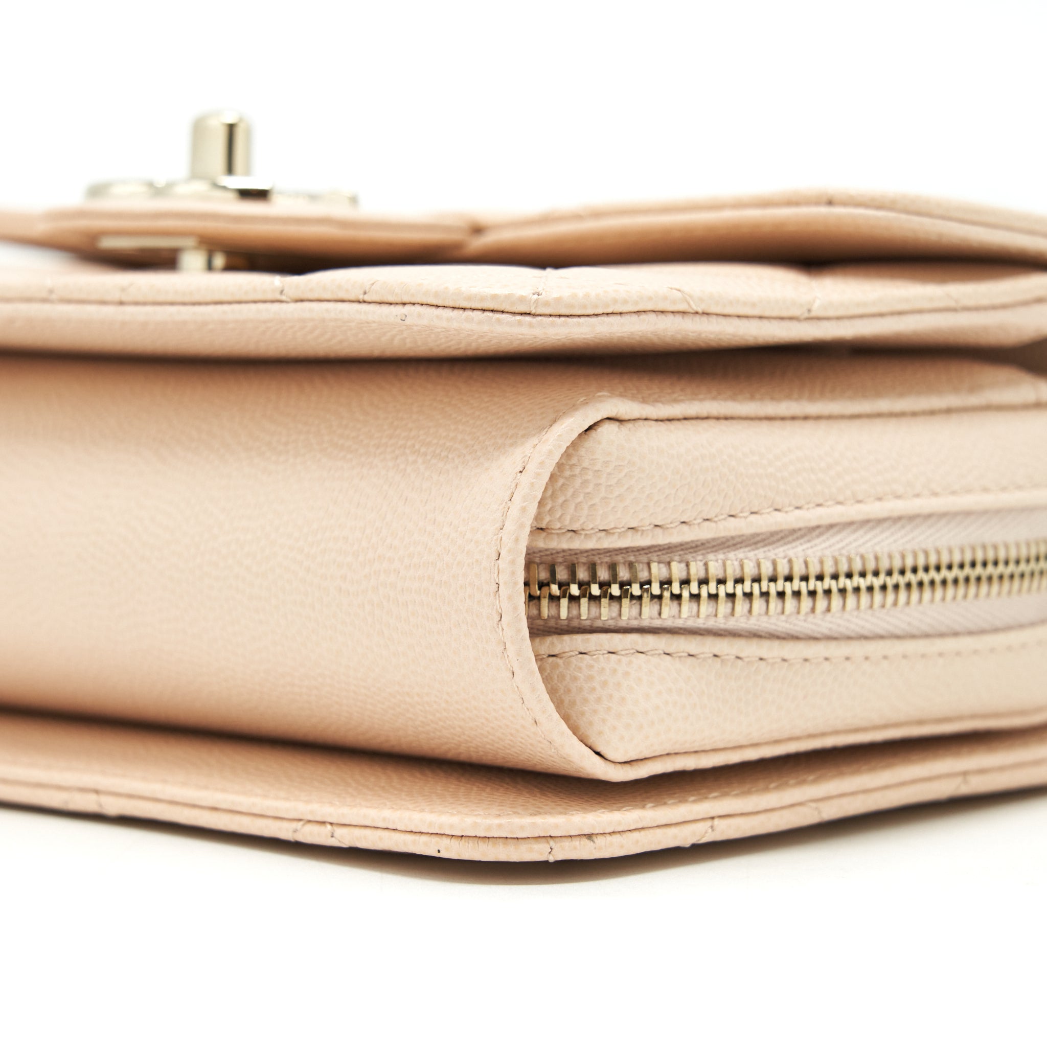 CHANEL 21K CROSSBODY BAG CAVIAR LIGHT BEIGE LGHW