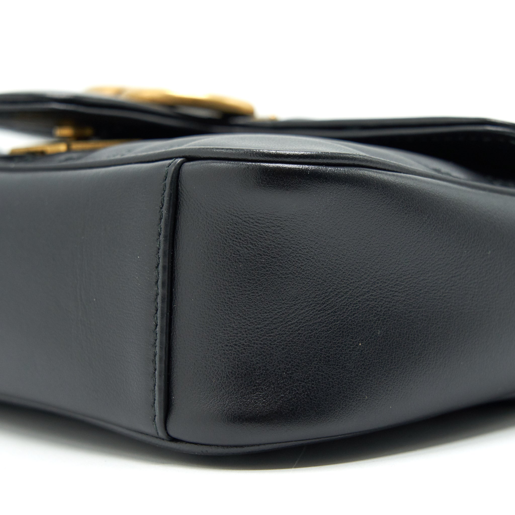GUCCI GG MARMONT MINI MATELASSE SHOULDER BAG BLACK GHW