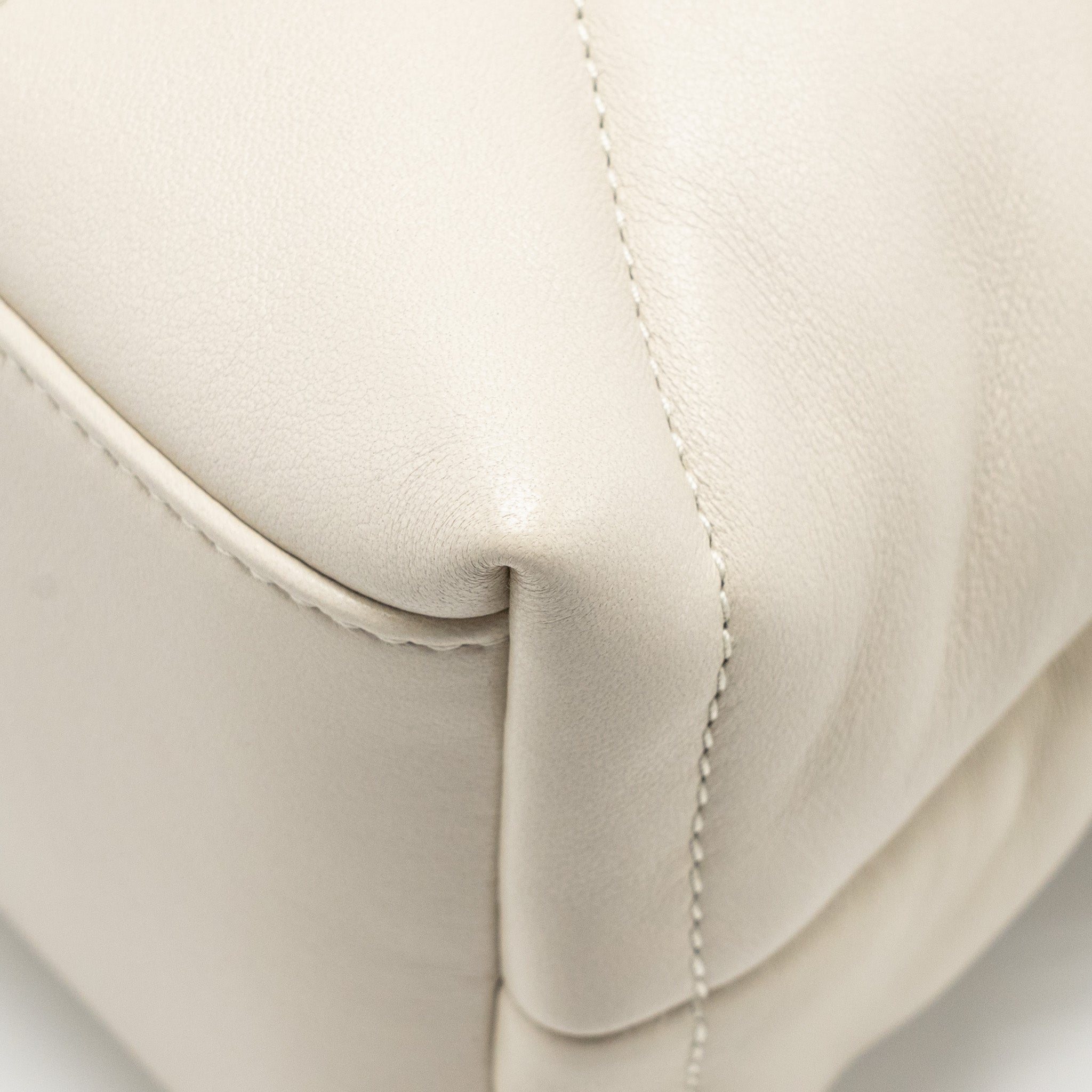 SAINT LAURENT/YSL SMALL LOULOU PUFFER SHOULDER BAG LAMBSKIN BLANC VINTAGE GHW