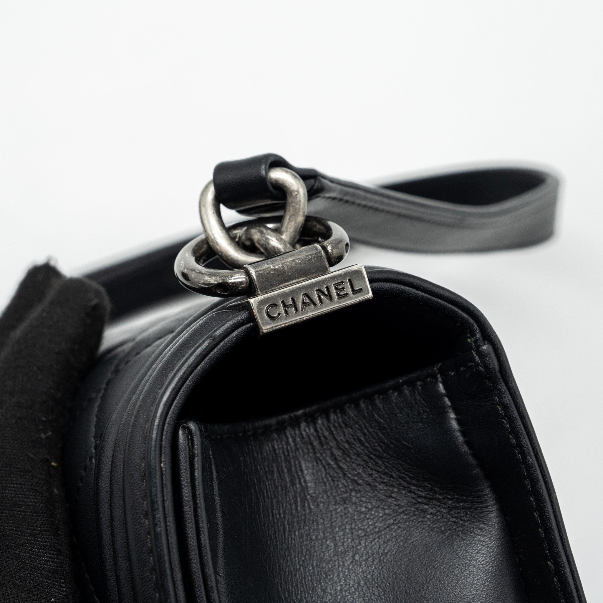 CHANEL NEW MEDIUM BOY BAG SMOOTH CALFSKIN BLACK RUTHENIUM HARDWARE