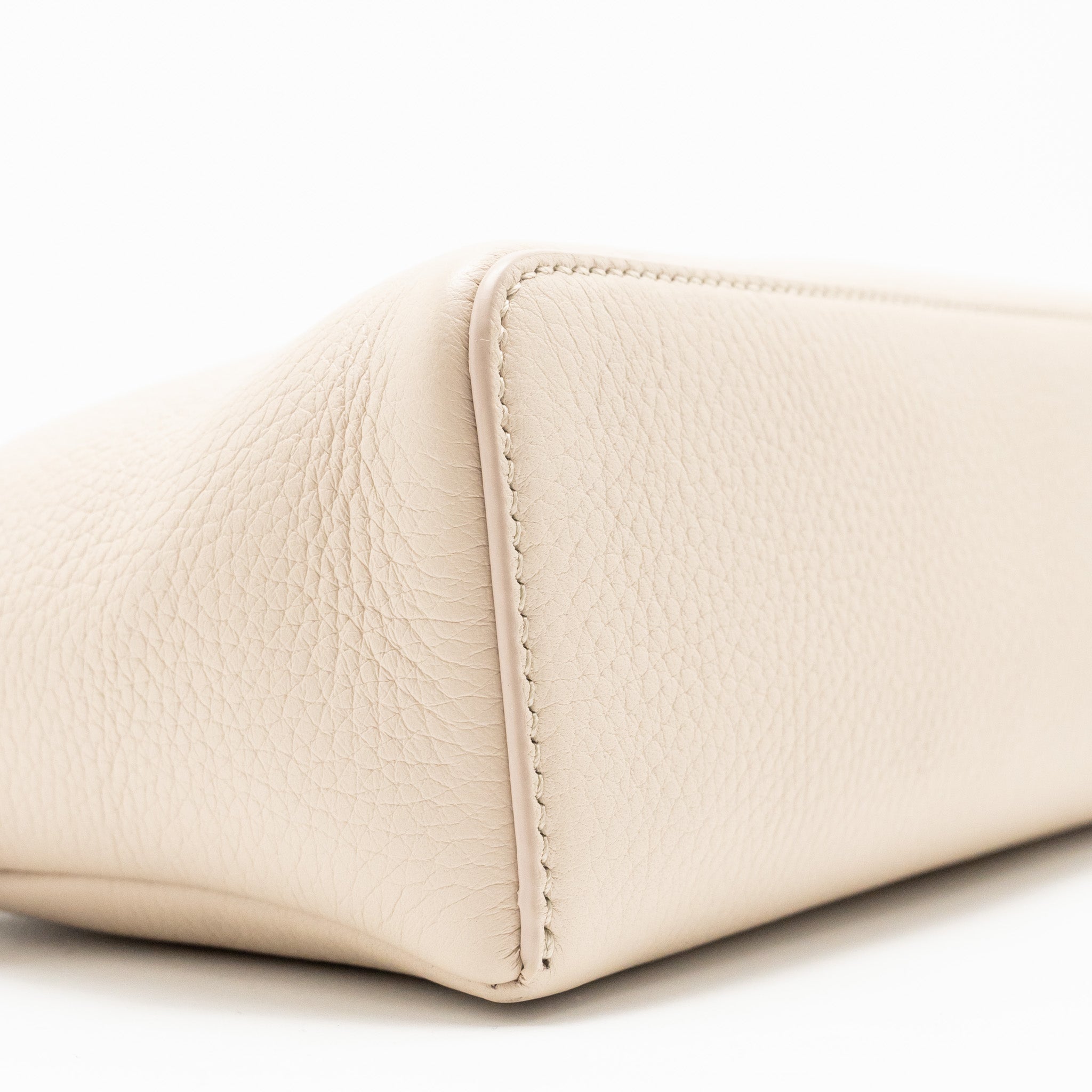 LORO PIANA EXTRA POCKET L19 GRAINED CALFSKIN WHISPER WHITE SHW