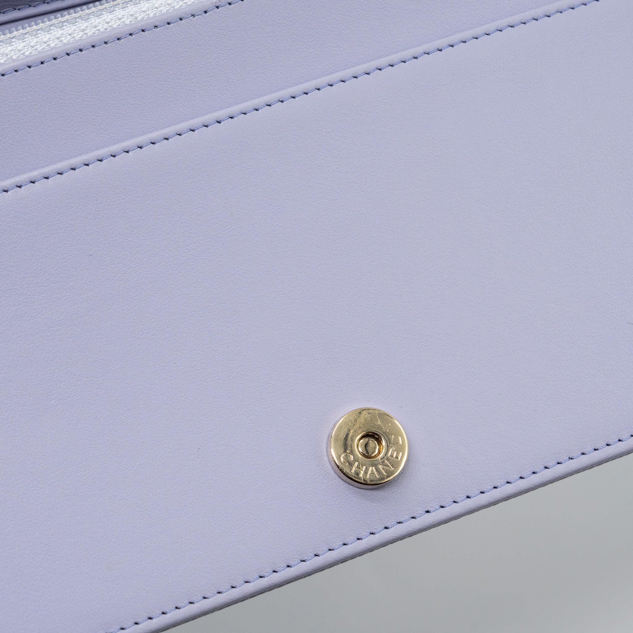 CHANEL BOY WALLET ON CHAIN CAVIAR LIALIC / LIGHT PURPLE LGHW (MICROCHIP)