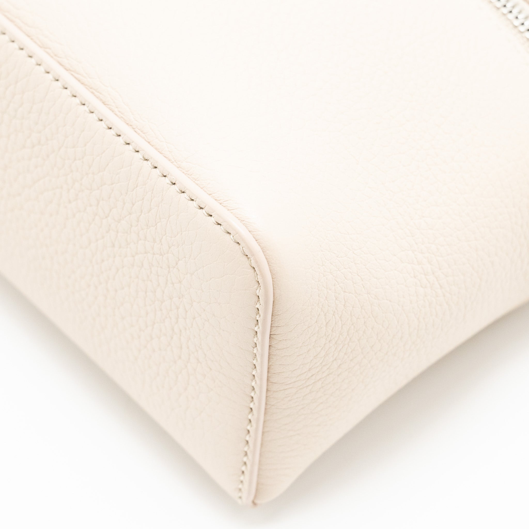 LORO PIANA EXTRA POCKET L19 GRAINED CALFSKIN WHISPER WHITE SHW