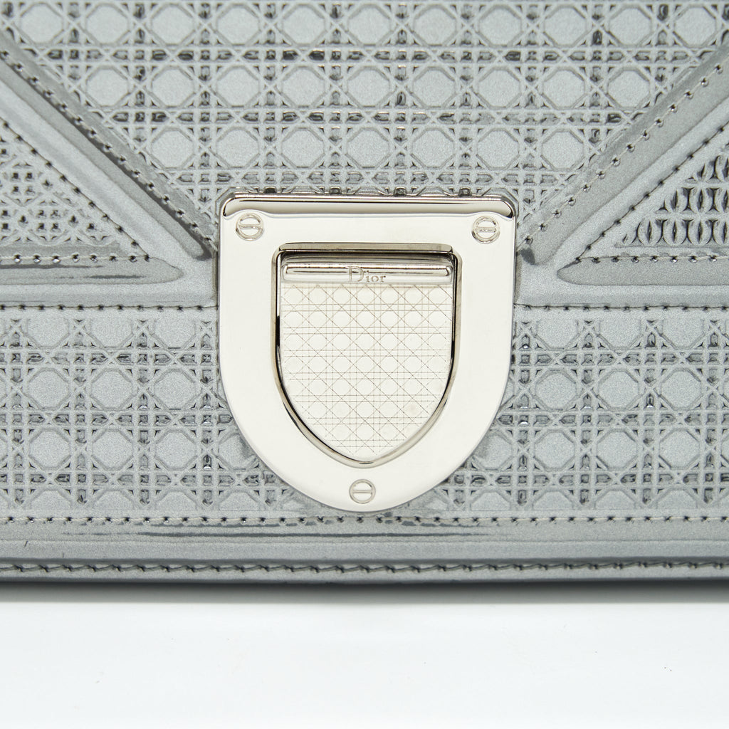 DIOR MEDIUM DIORAMA METALLIC SLIVER SHW