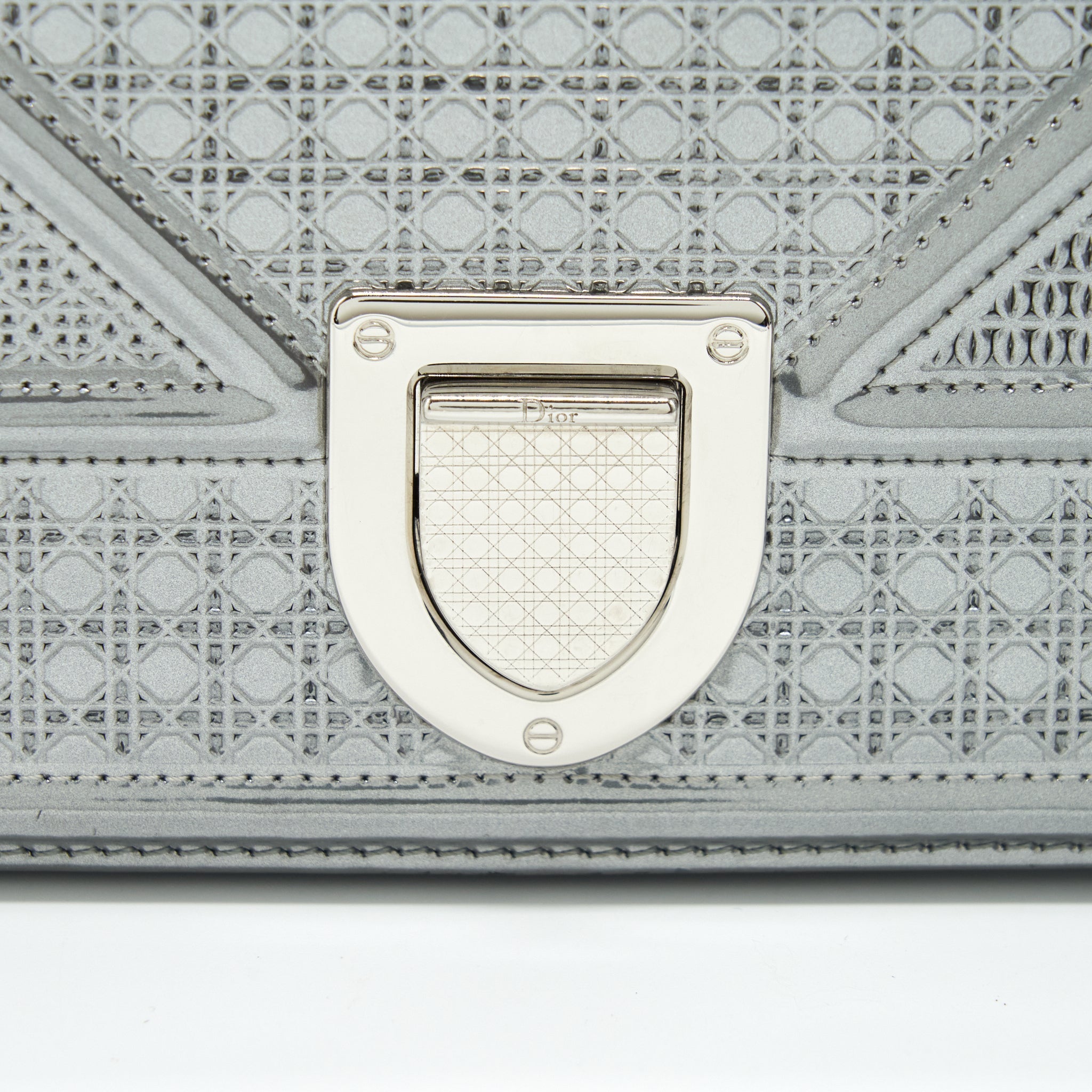 DIOR MEDIUM DIORAMA METALLIC SLIVER SHW
