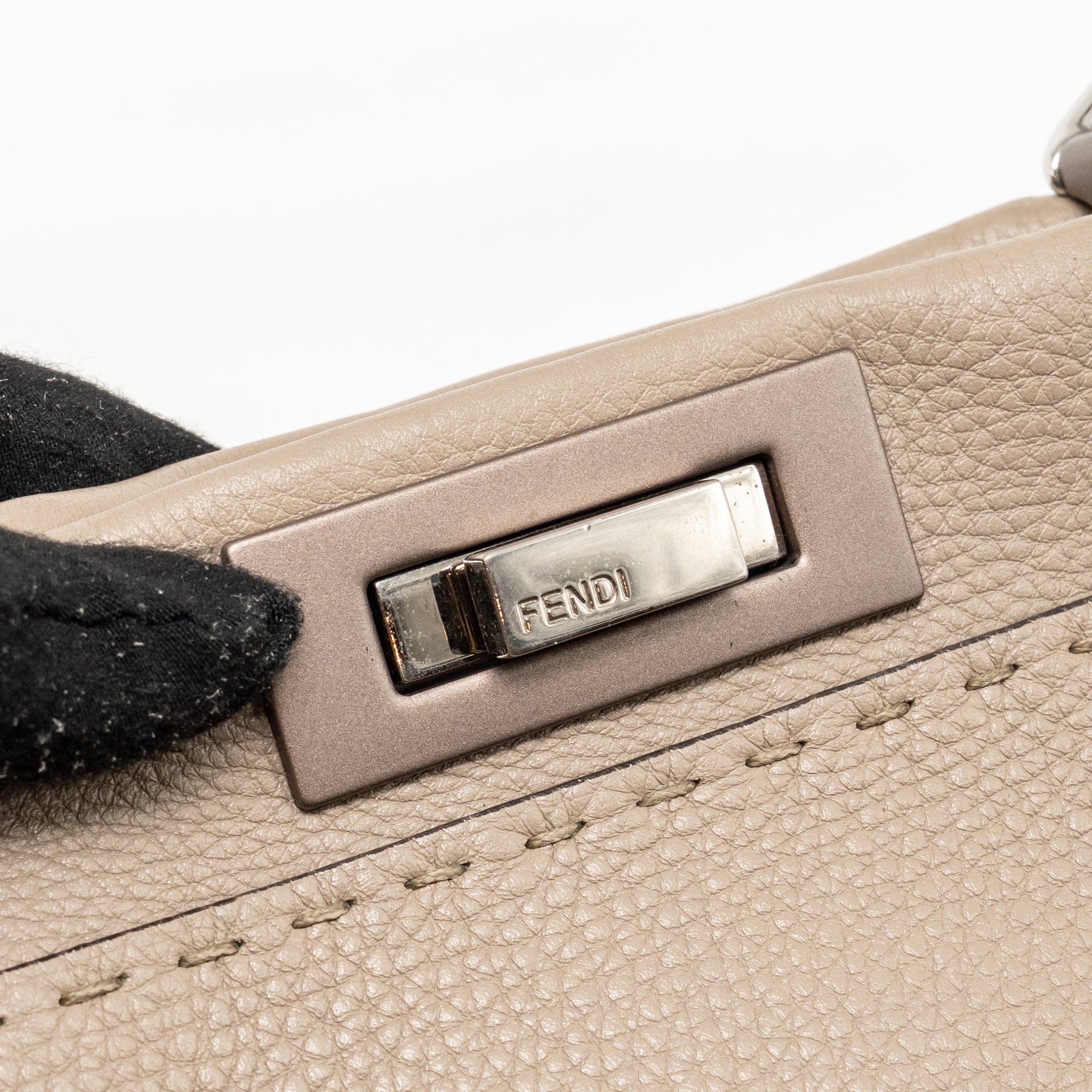FENDI ISEEU MEDIUM PEEKABOO CALFSKIN GREY SHW