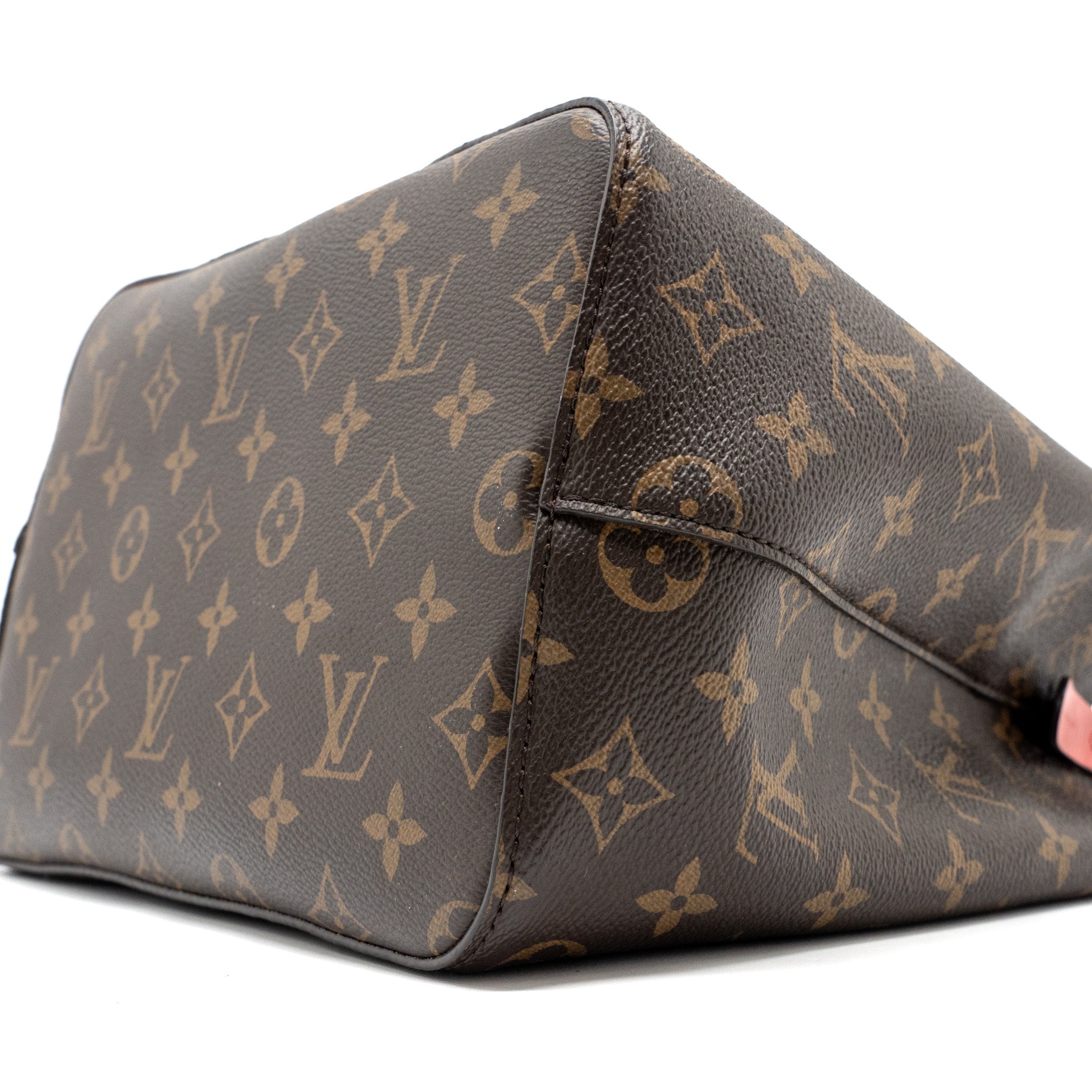 LOUIS VUITTON NEONOE MONOGRAM CANVAS / RED GHW