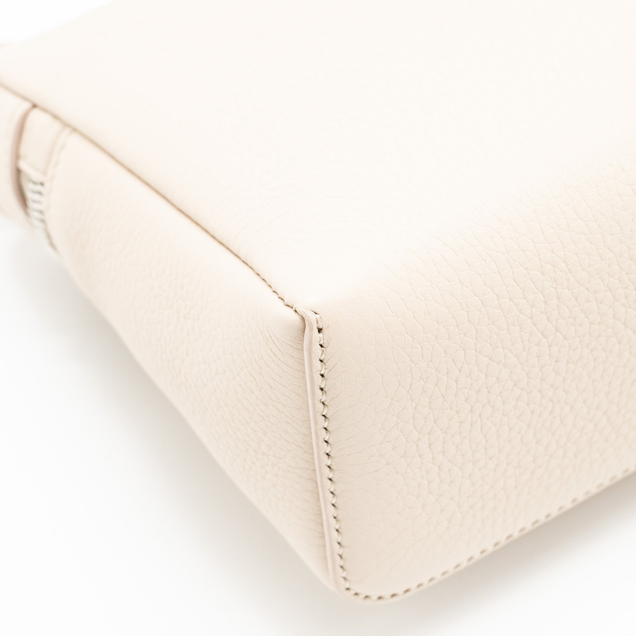 LORO PIANA EXTRA POCKET L19 GRAINED CALFSKIN WHISPER WHITE SHW