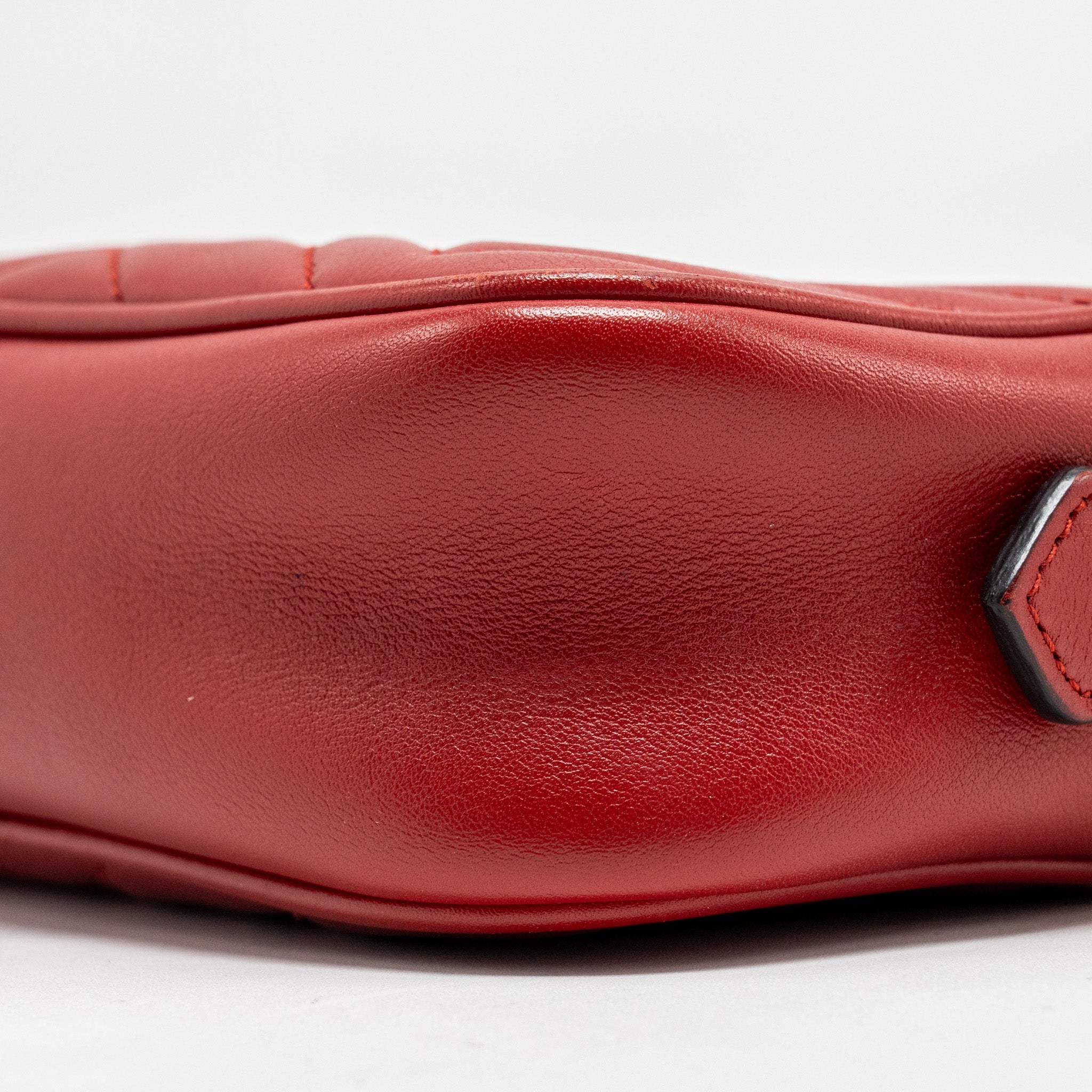 GUCCI GG MARMONT MATELASSE CAMERA BAG RED LEATHER RED GHW