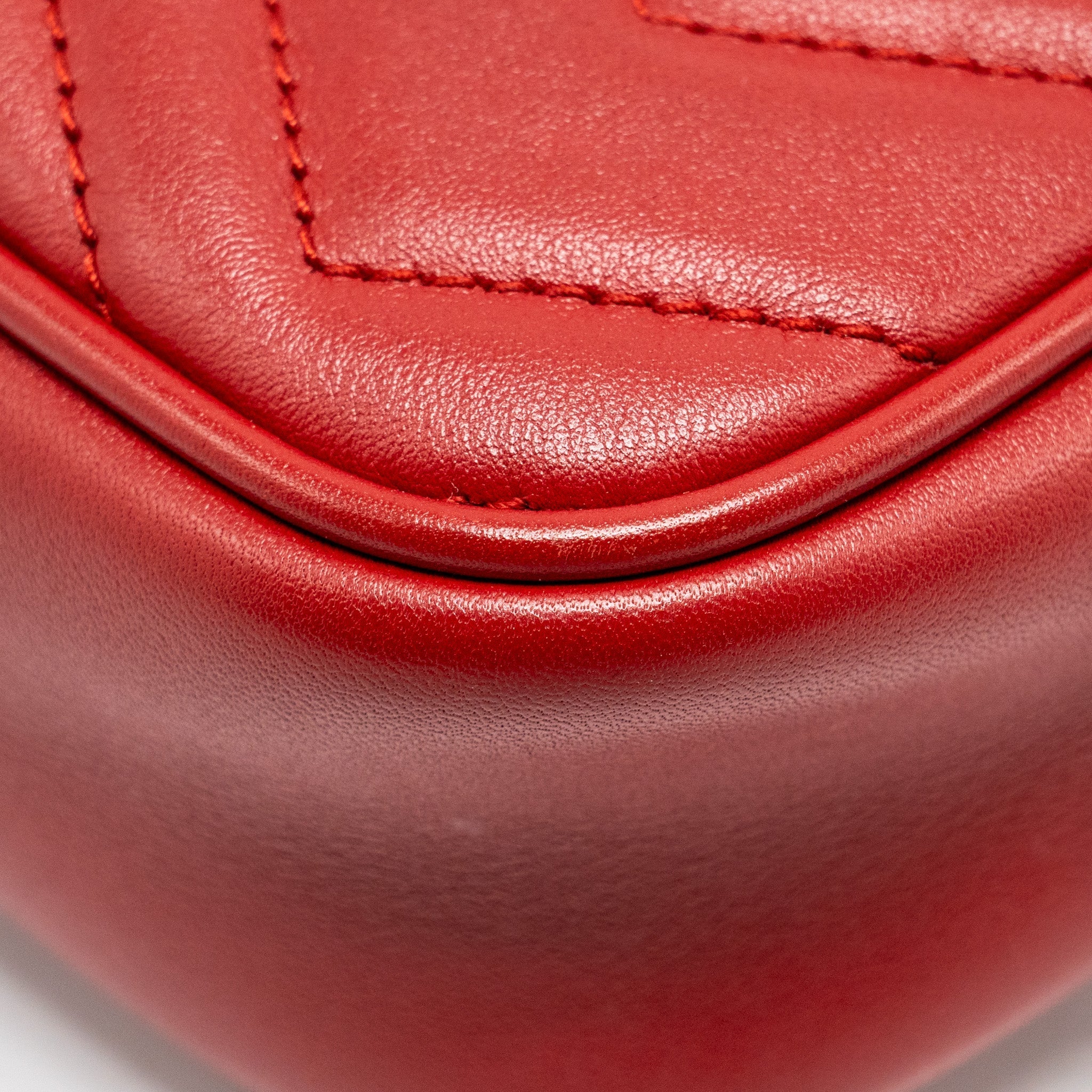 GUCCI GG MARMONT MATELASSE CAMERA BAG RED LEATHER RED GHW