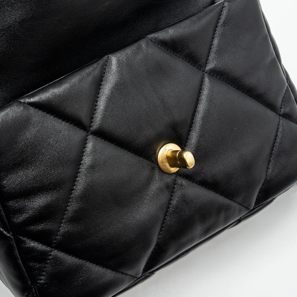 CHANEL SMALL 19 BAG LAMBSKIN BLACK MULTICOLOUR HARDWARE (MICROCHIP)