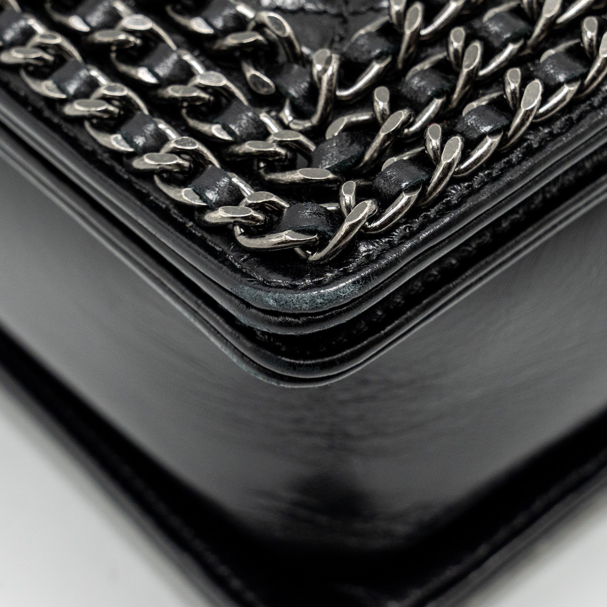 CHANEL NEW MEDIUM CHAIN EDGE BOY BAG CALFSKIN BLACK RUTHENIUM SHW