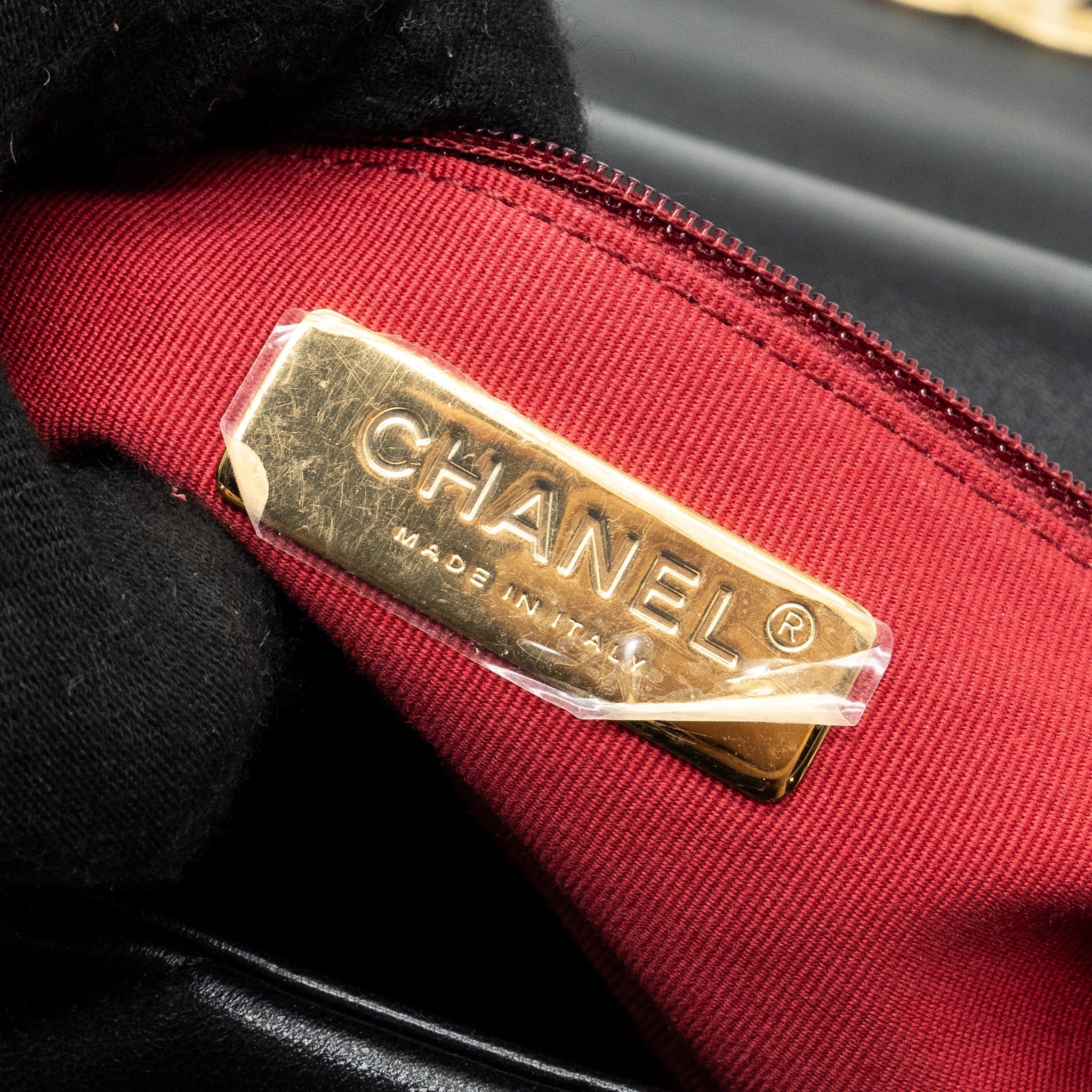 CHANEL SMALL 19 BAG LAMBSKIN BLACK MULTICOLOUR HARDWARE (MICROCHIP)