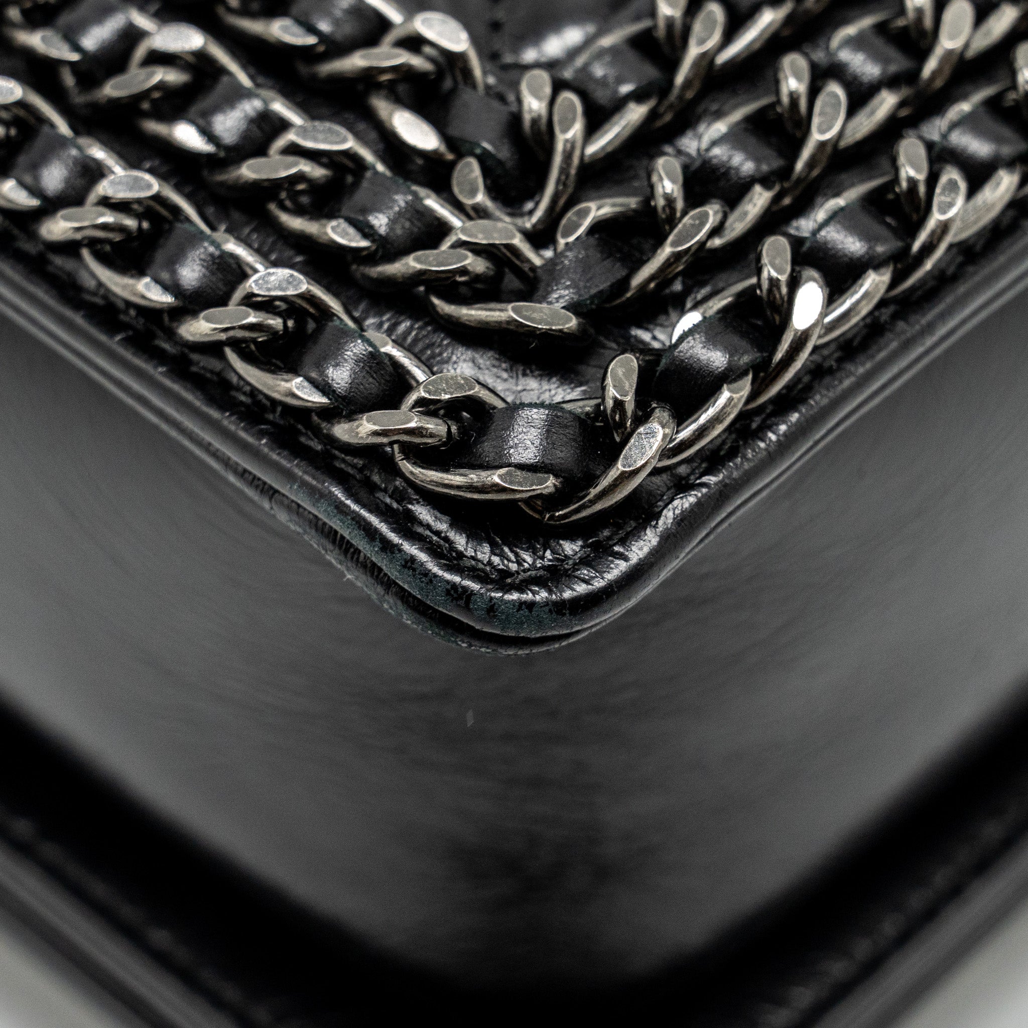 CHANEL NEW MEDIUM CHAIN EDGE BOY BAG CALFSKIN BLACK RUTHENIUM SHW