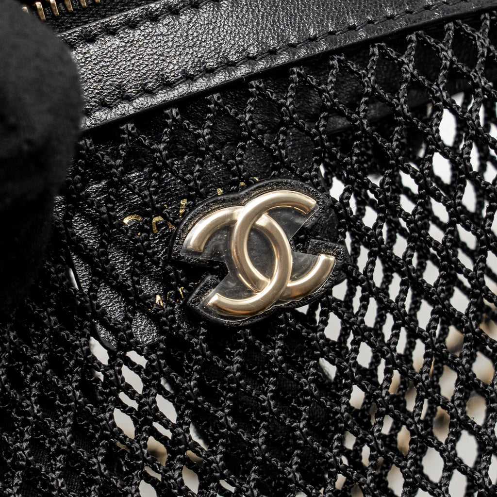 CHANEL 25S HALF MOON CLUTCH WITH CHAIN MESH/LAMBSKIN BLACK LGHW (MICROCHIP)
