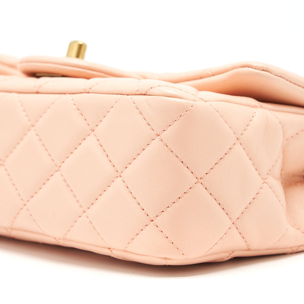 CHANEL 22C PEARL CRUSH MINI RECTANGULAR FLAP BAG LAMBSKIN LIGHT ORANGE / PEACH GHW