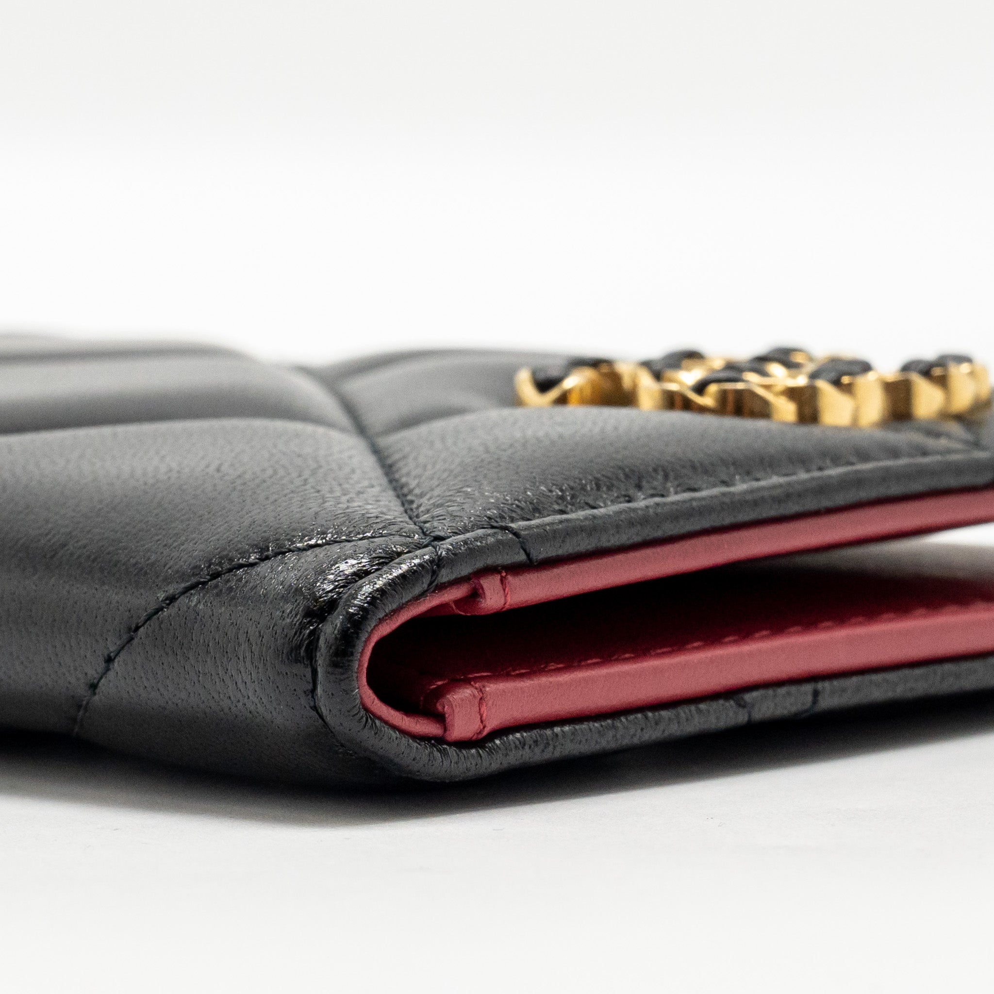 CHANEL 19 PASSPORT HOLDER LAMBSKIN BLACK GHW(MICROCHIP)