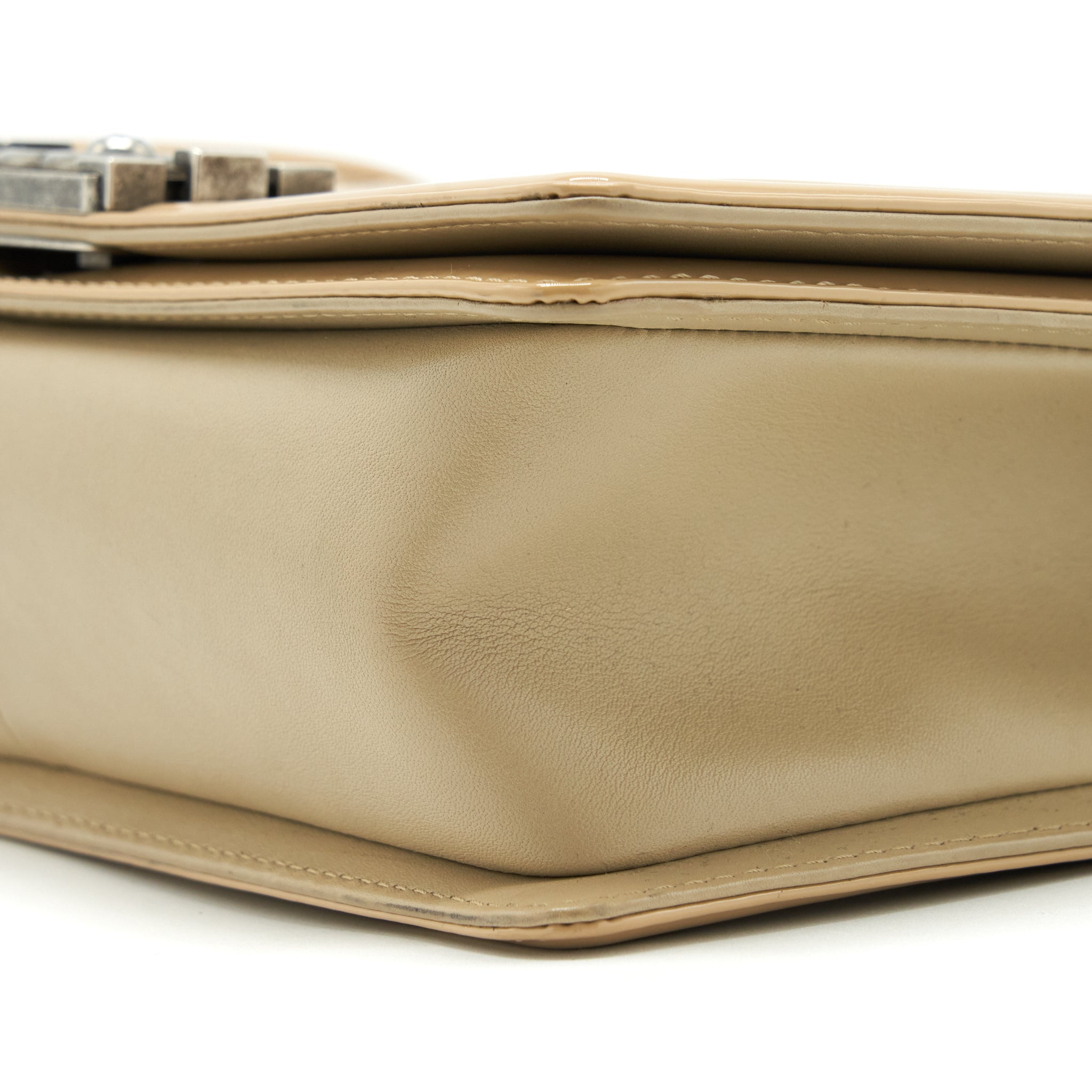 CHANEL MEDIUM BOY PATENT LIGHT BEIGE RUTHENIUM SLIVER HARDWARE