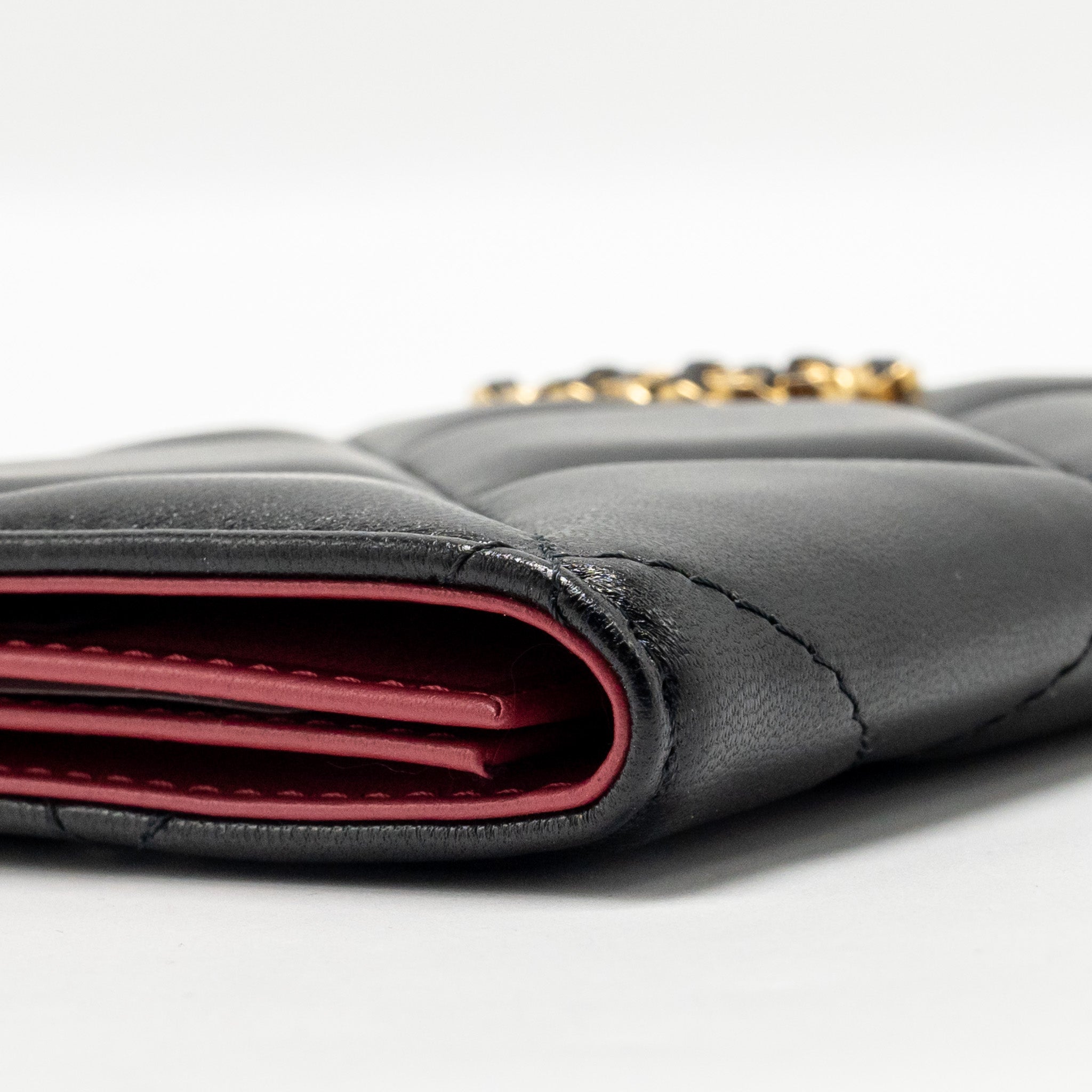 CHANEL 19 PASSPORT HOLDER LAMBSKIN BLACK GHW(MICROCHIP)