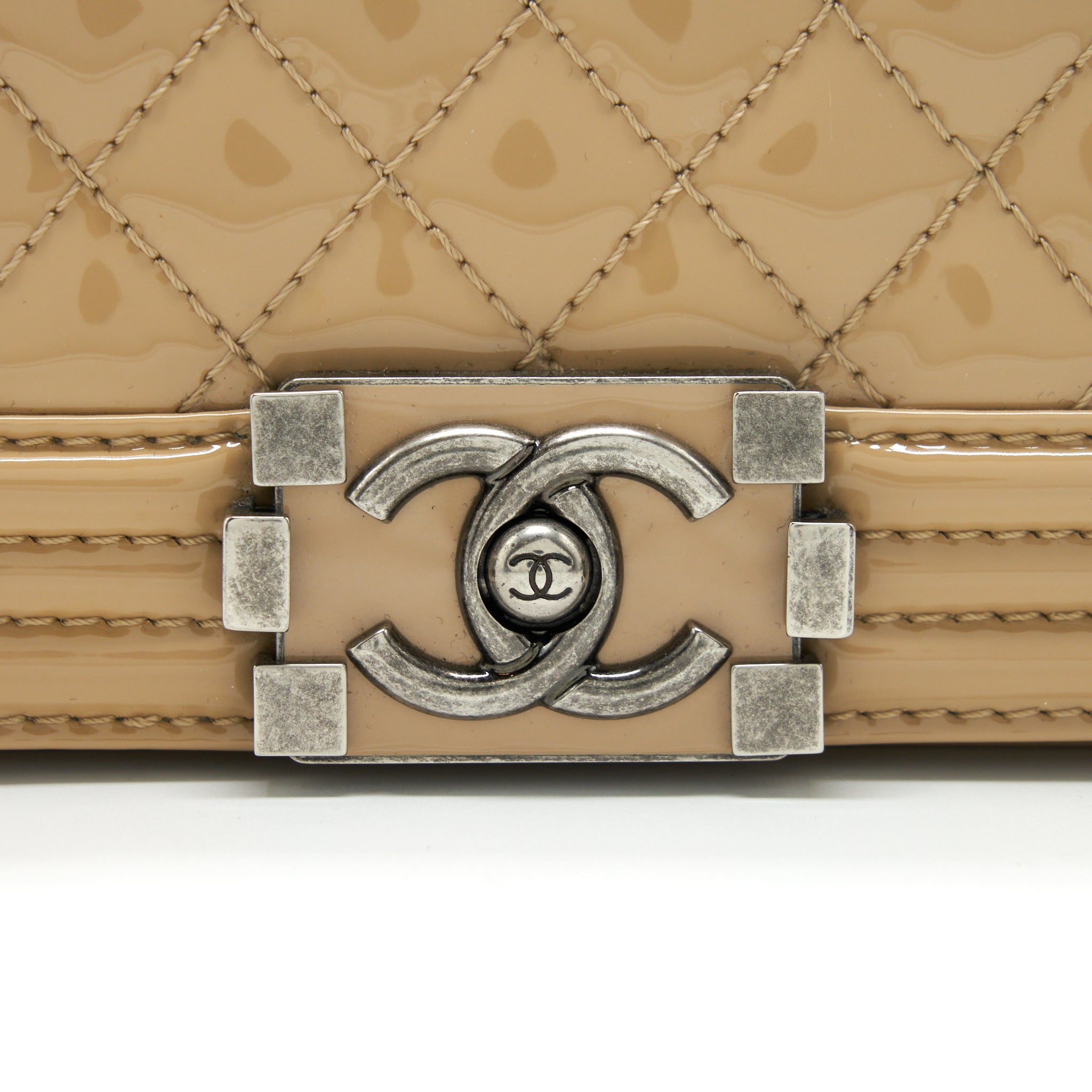 CHANEL MEDIUM BOY PATENT LIGHT BEIGE RUTHENIUM SLIVER HARDWARE