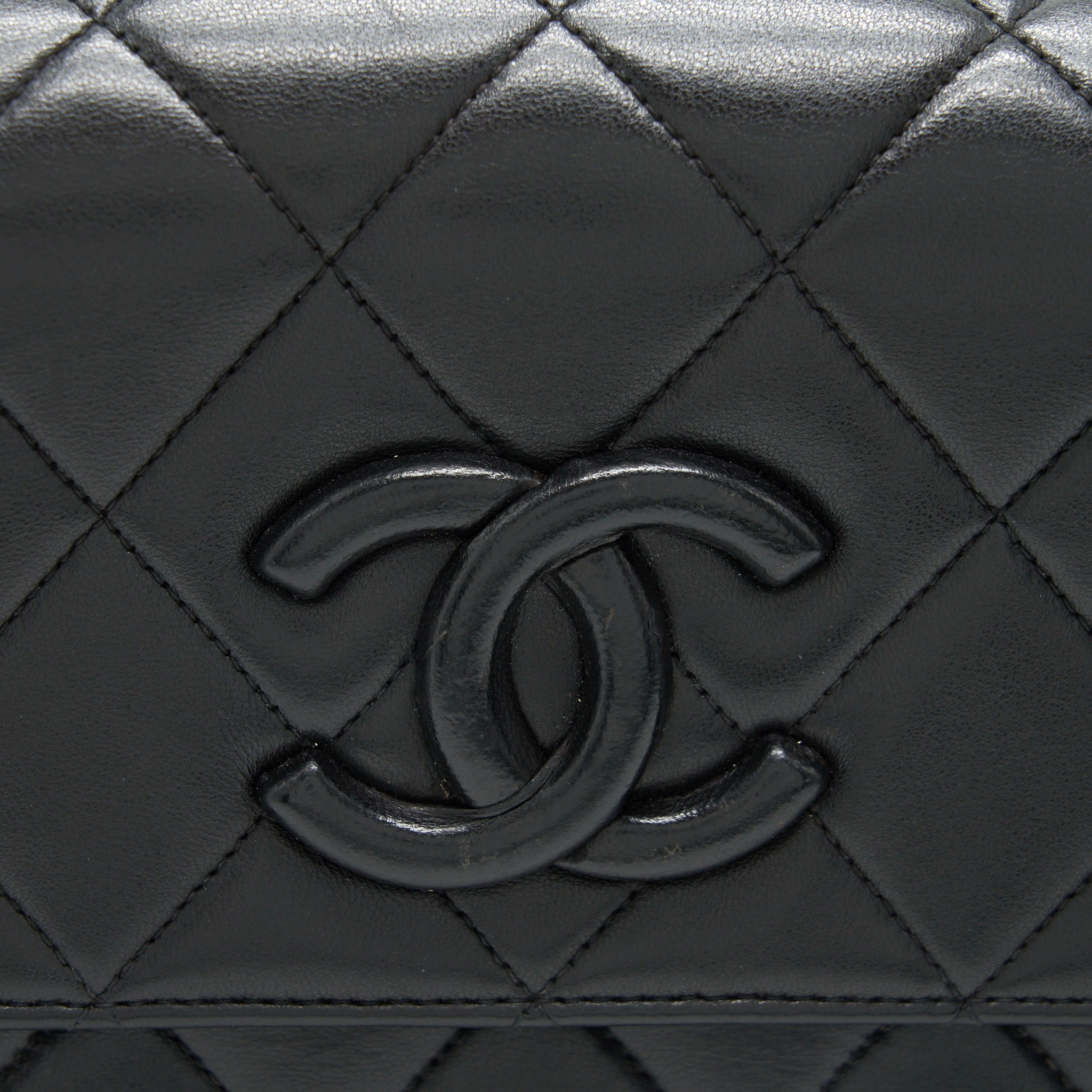CHANEL VINTAGE CC LOGO FLAP BAG WITH STRAP SO BLACK