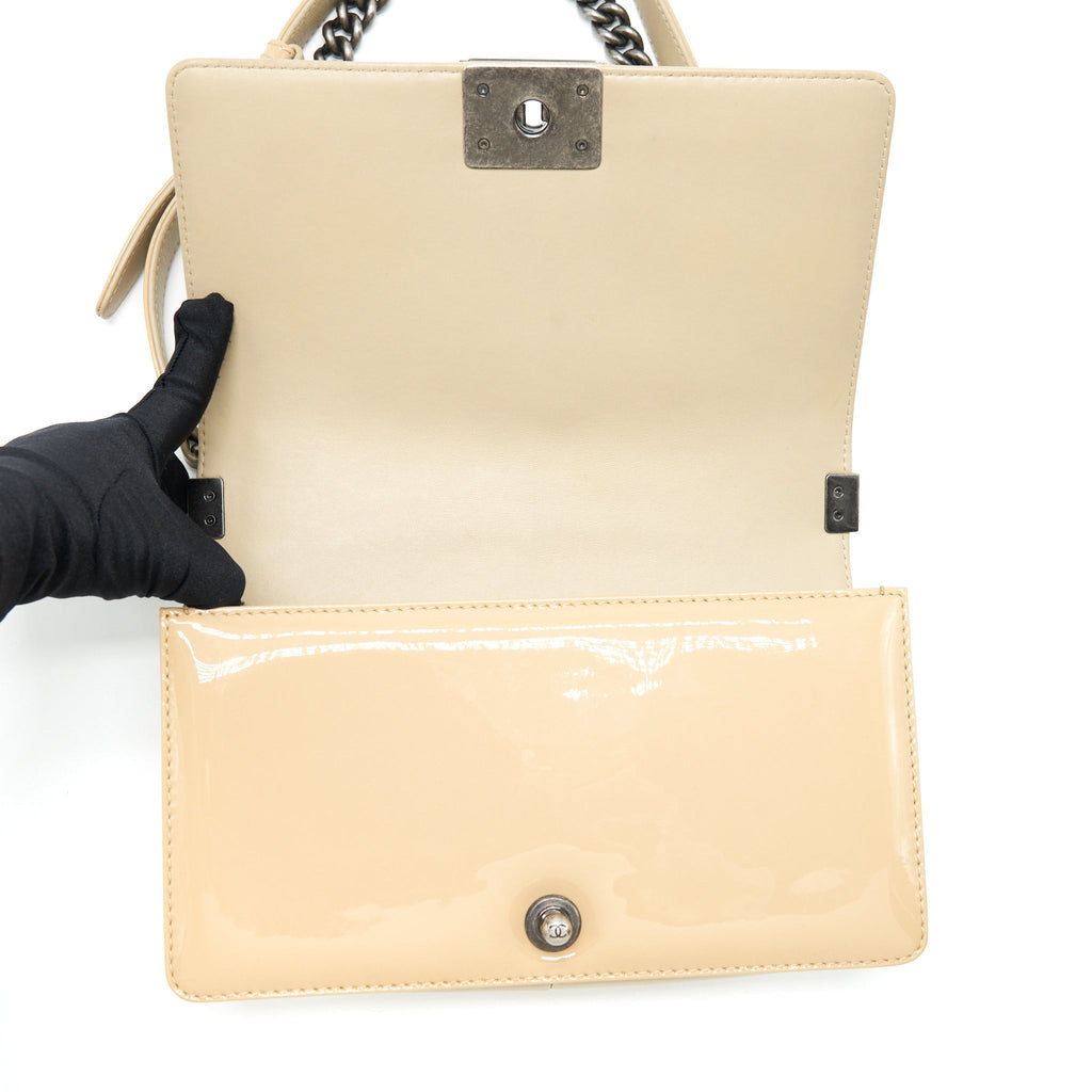 CHANEL MEDIUM BOY PATENT LIGHT BEIGE RUTHENIUM SLIVER HARDWARE
