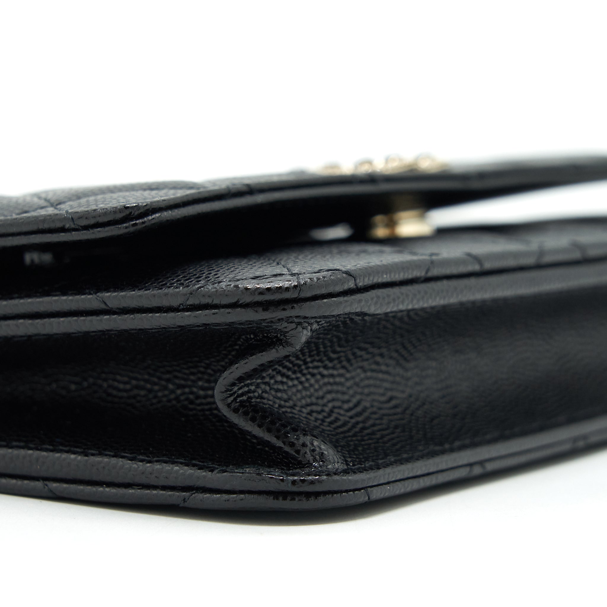 CHANEL 22S DETAIL CC LOGO WALLET ON CHAIN CAVIAR BLACK LGHW (MICROCHIP)