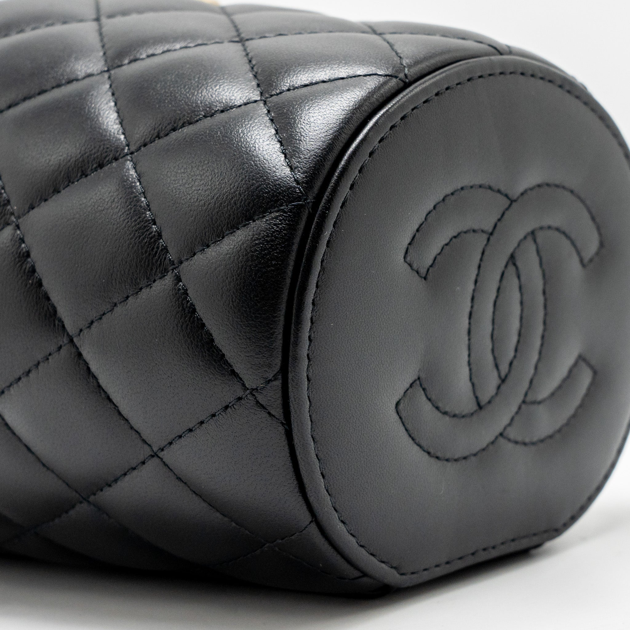 CHANEL AFTERNOON TEA TOP HANDLE VANITY CASE WITH CHAIN LAMBSKIN BLACK GHW (MICROCHIP)