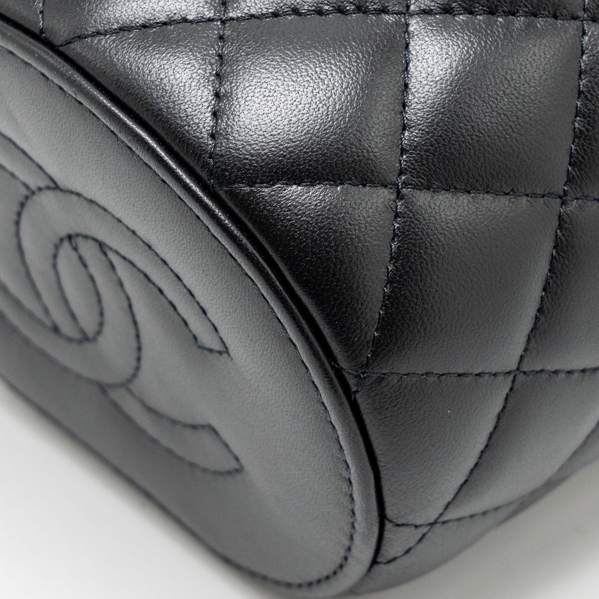 CHANEL AFTERNOON TEA TOP HANDLE VANITY CASE WITH CHAIN LAMBSKIN BLACK GHW (MICROCHIP)