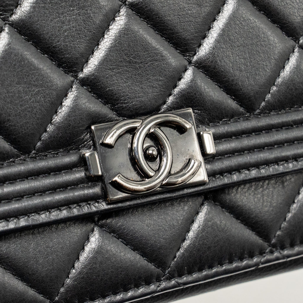 CHANEL BOY WALLET ON CHAIN CALFSKIN BLACK WITH BLACK HARDWARE