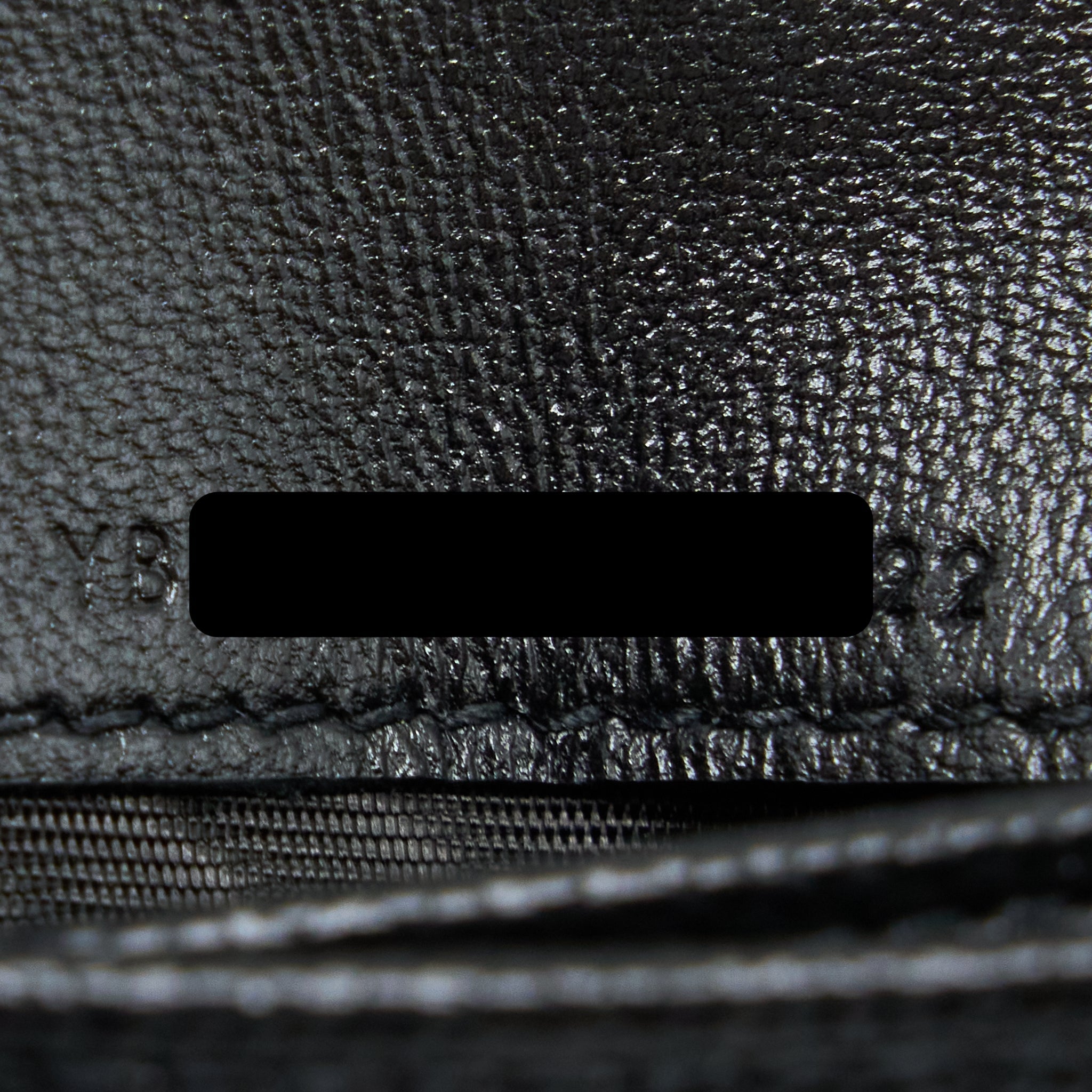 SAINT LAURENT / YSL PEBBLED LOGO PLAQUE CARDHOLDER GRAINED CALFSKIN BLACK GHW