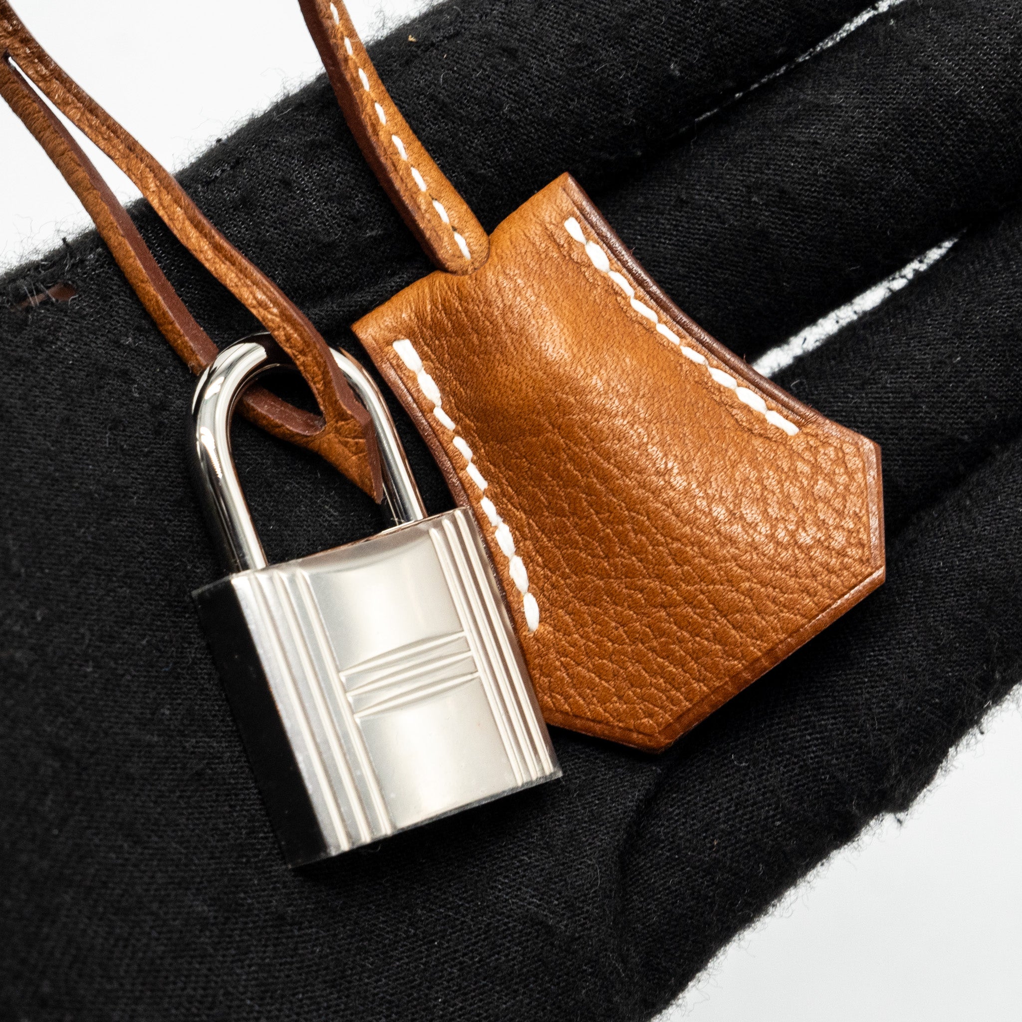 HERMES KELLY MESSANGER PM BAG BARENIA FAUBOURG LEATHER 34 FAUVE SHW