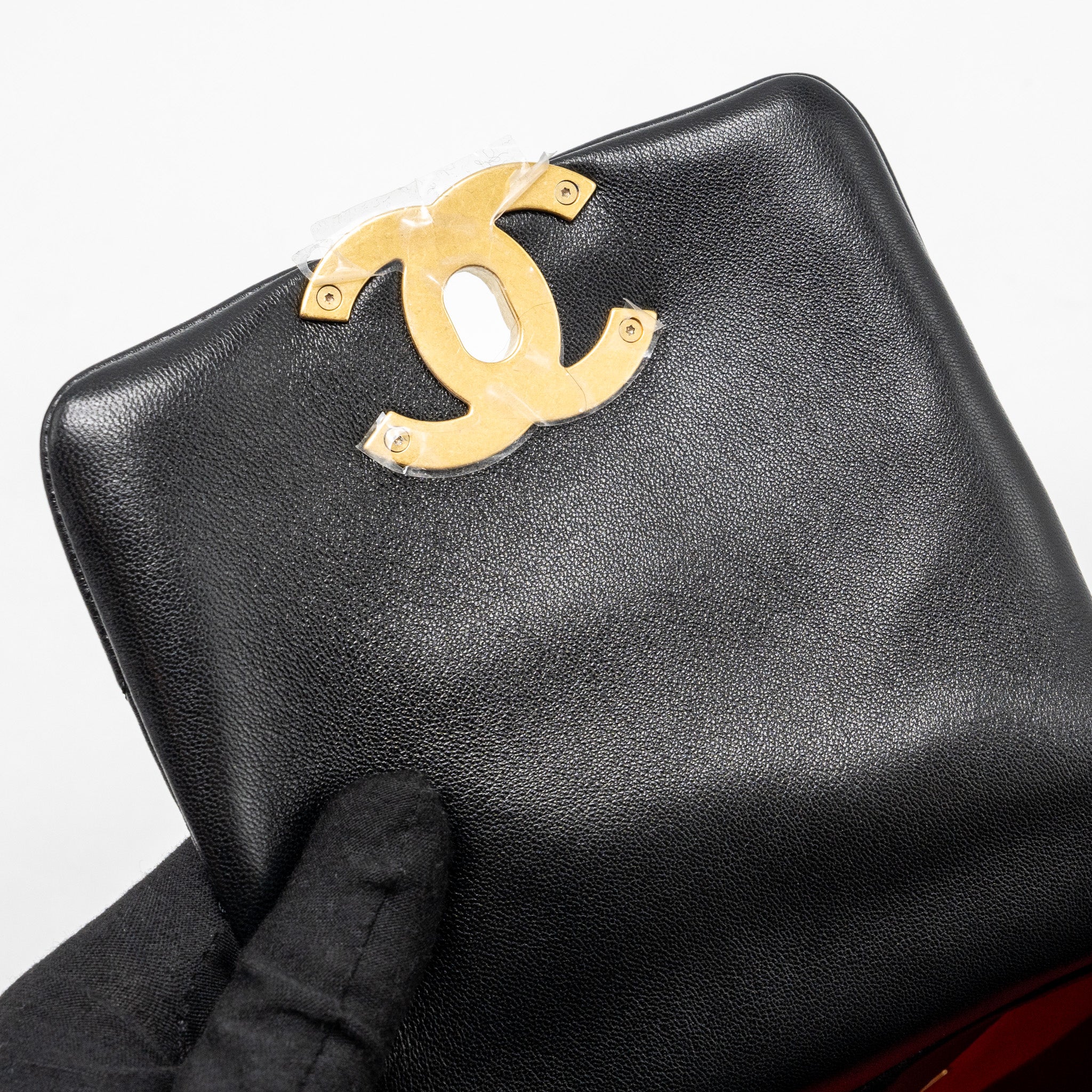 CHANEL 24C HOBO SHOULDER BAG LAMBSKIN BLACK MULTICOLOUR HARDWARE (MICROCHIP)