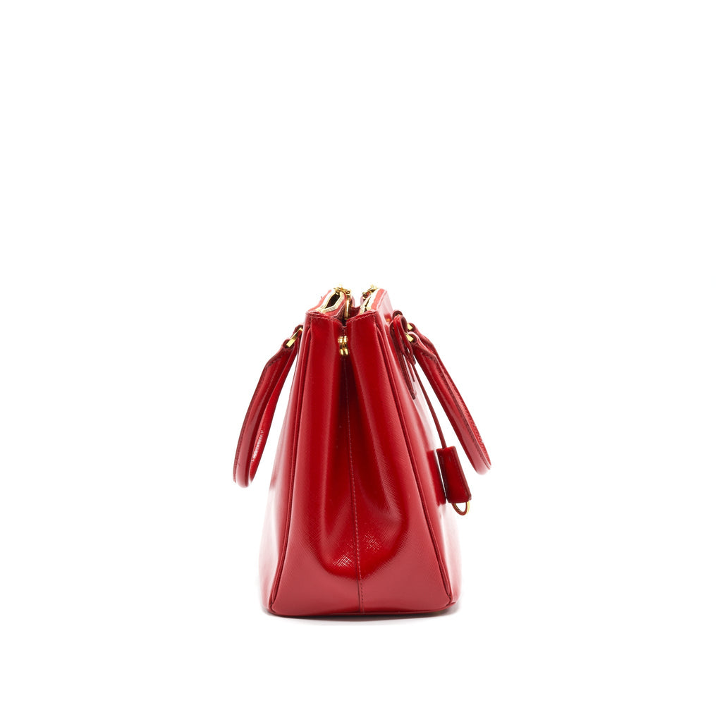 PRADA SAFFIANO LEATHER MEDIUM IN RED GHW
