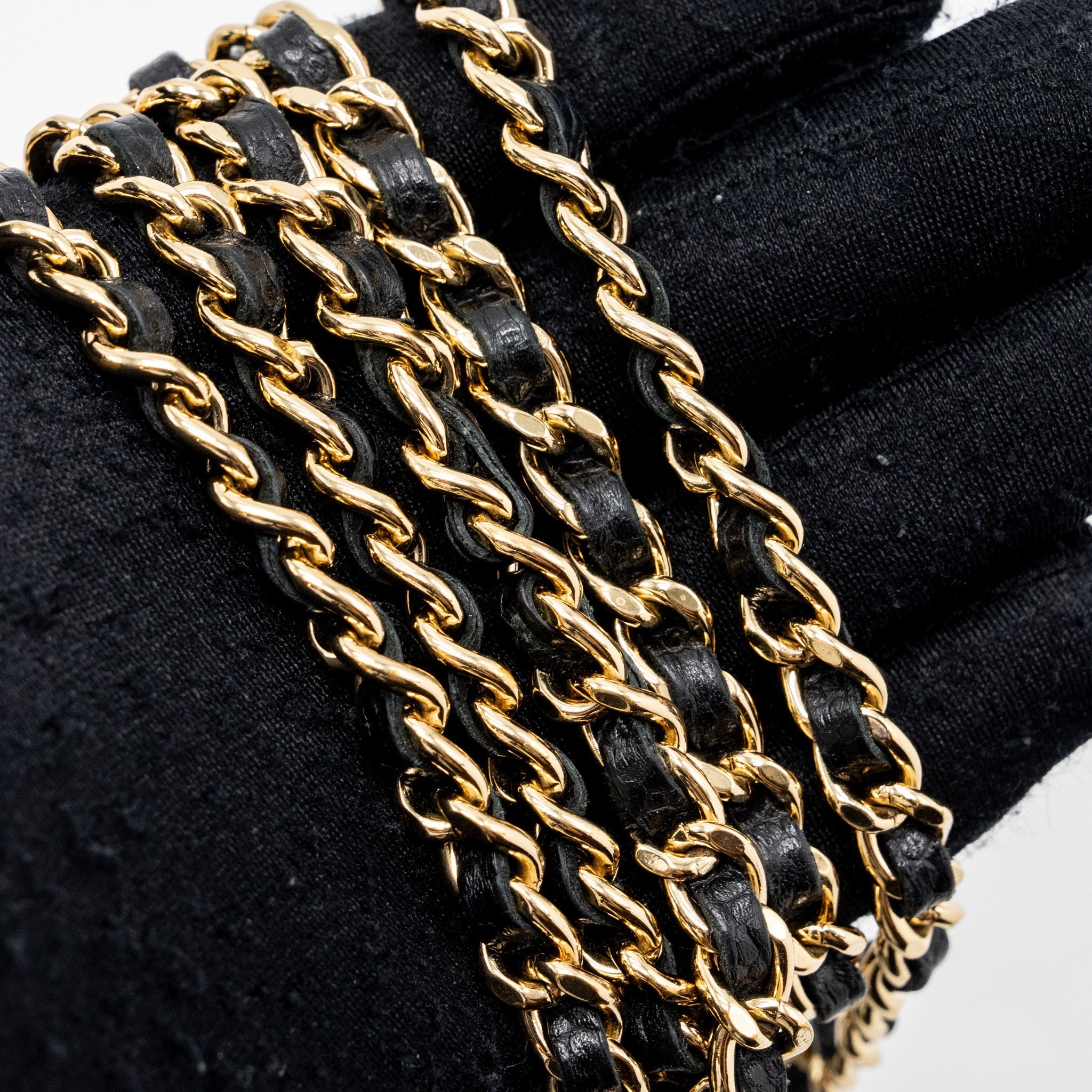 CHANEL CLASSIC WALLET ON CHAIN BLACK CAVIAR BLACK GHW