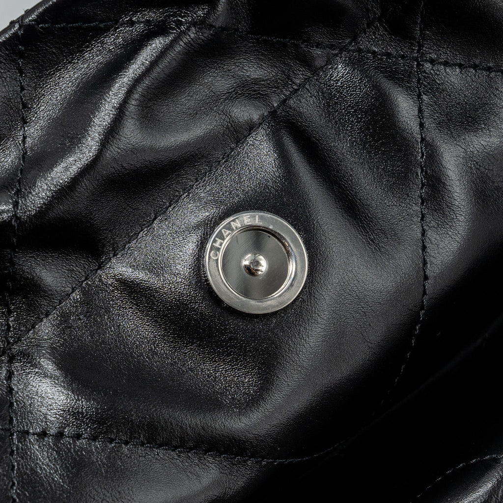 CHANEL MEDIUM 22 BAG SHINY CALFSKIN BLACK SHW (MICROCHIP)