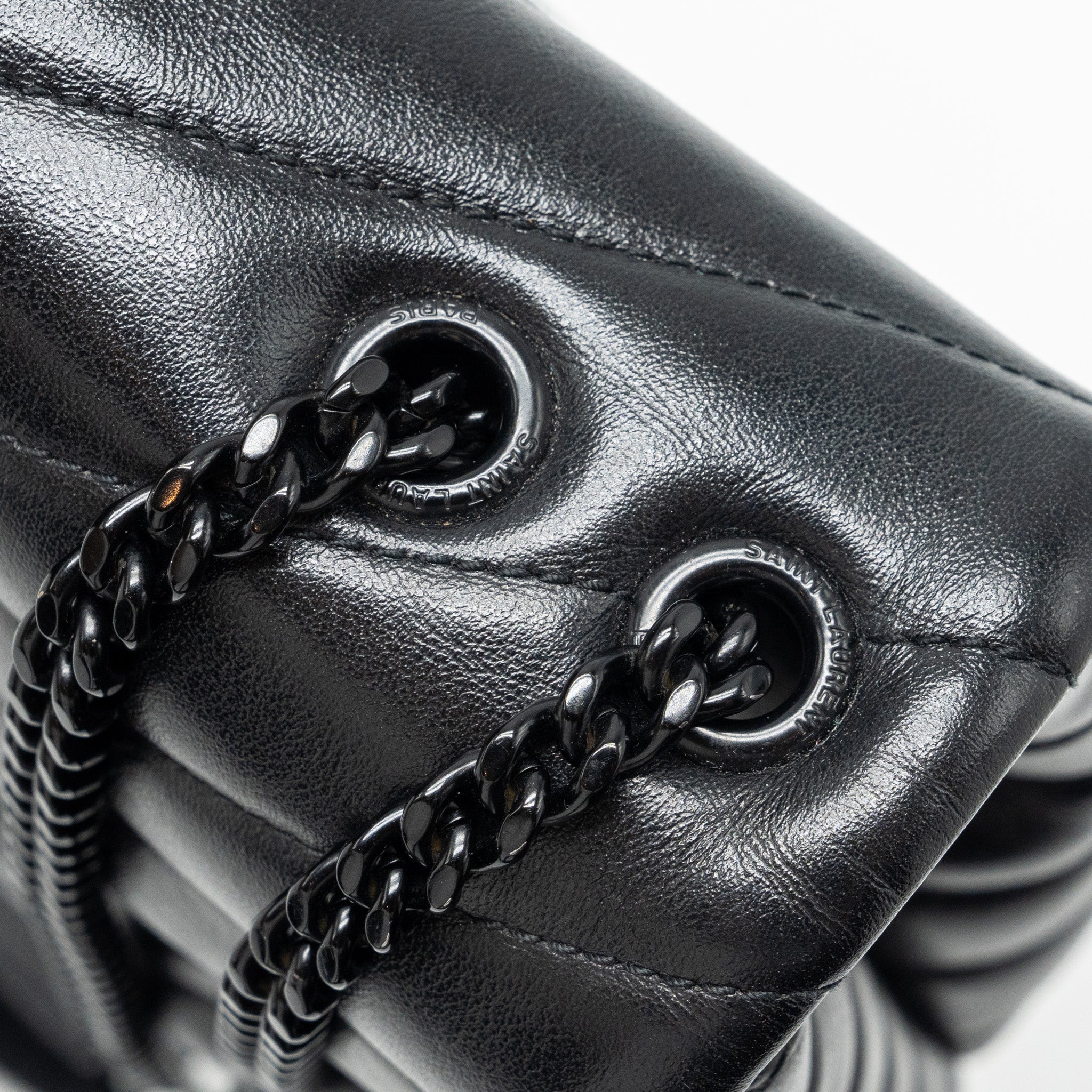 SAINT LAURENT/YSL SMALL LOULOU BAG CALFSKIN SO BLACK