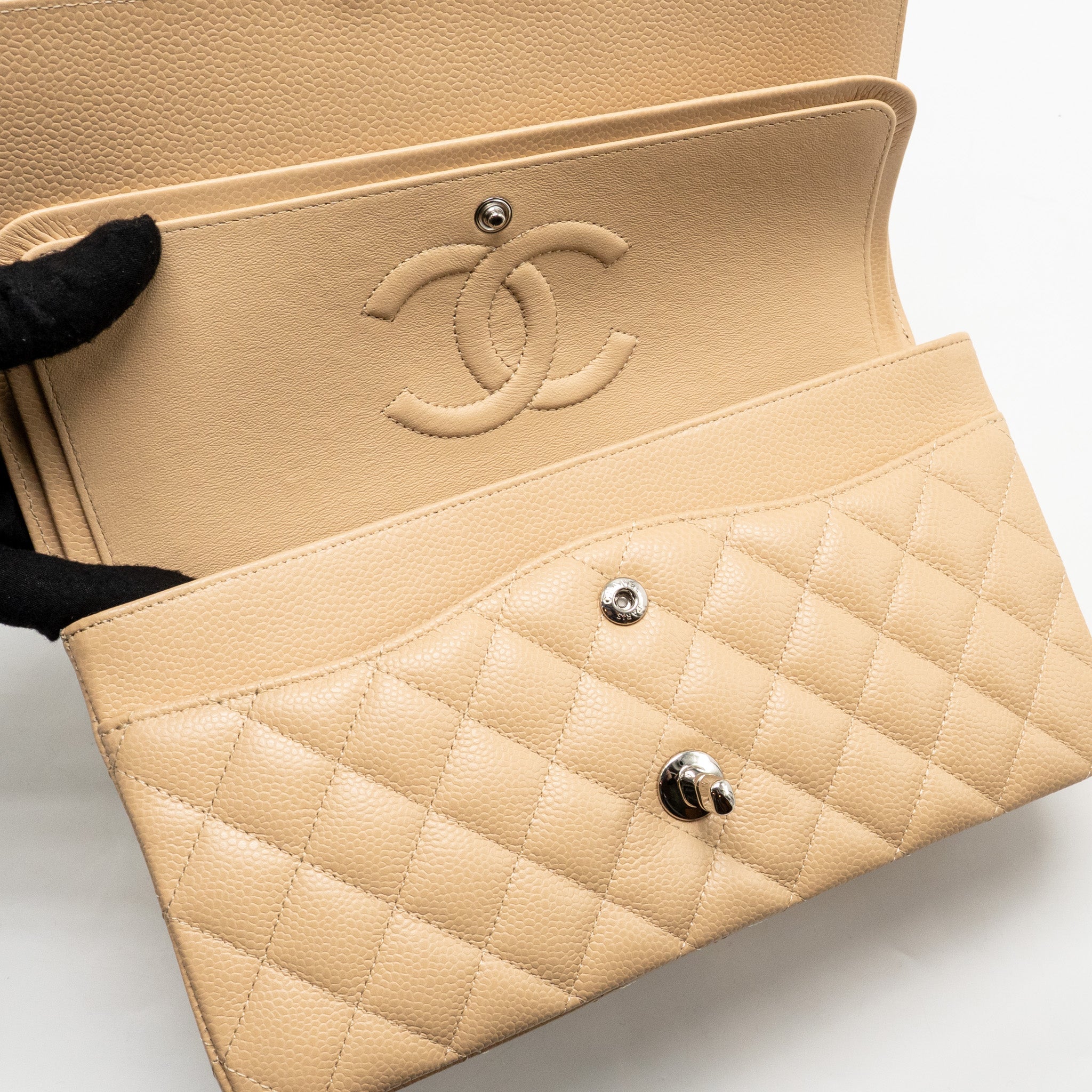 CHANEL MEDIUM CLASSIC DOUBLE FLAP BAG CAVIAR BEIGE SHW (MICROCHIP)