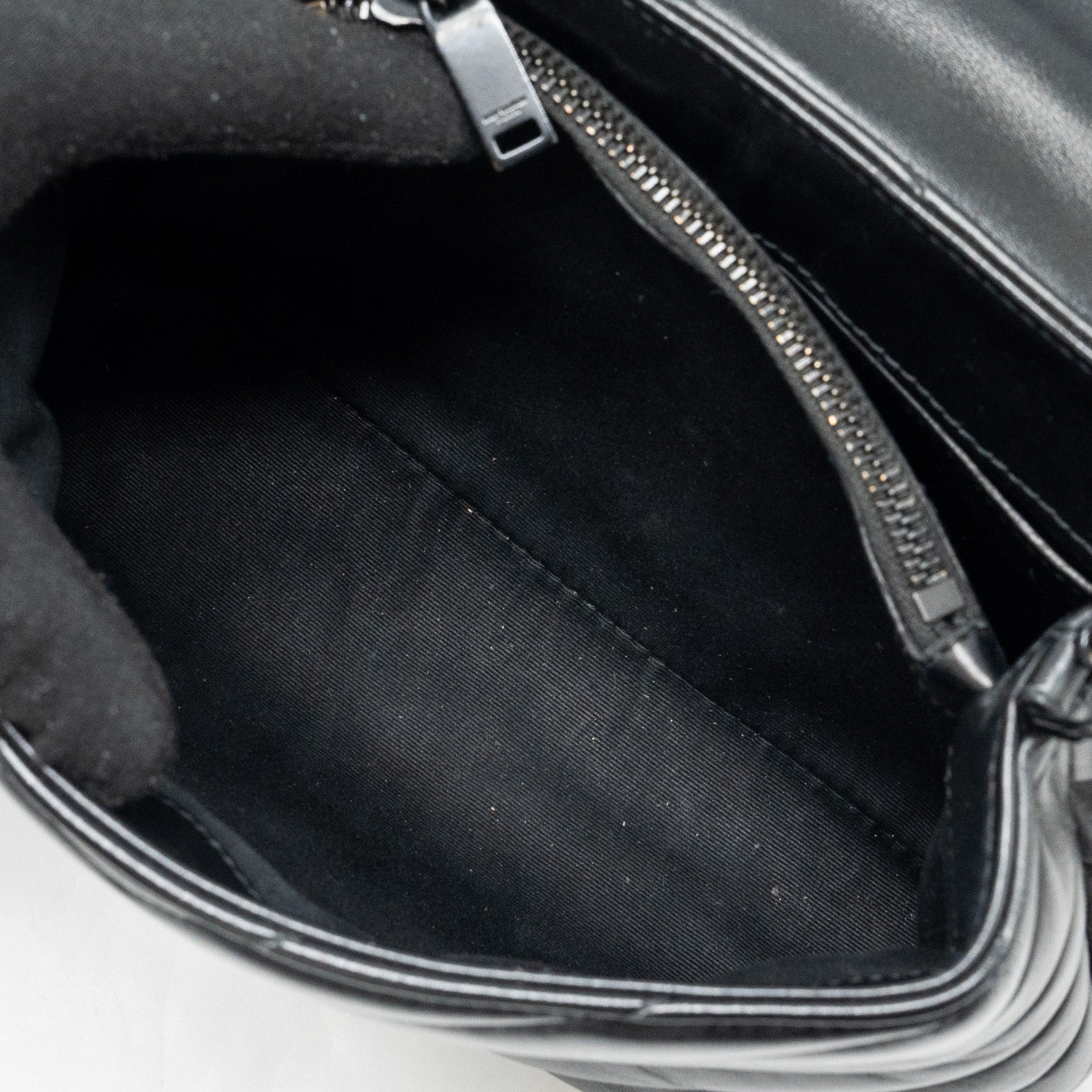 SAINT LAURENT/YSL SMALL LOULOU BAG CALFSKIN SO BLACK