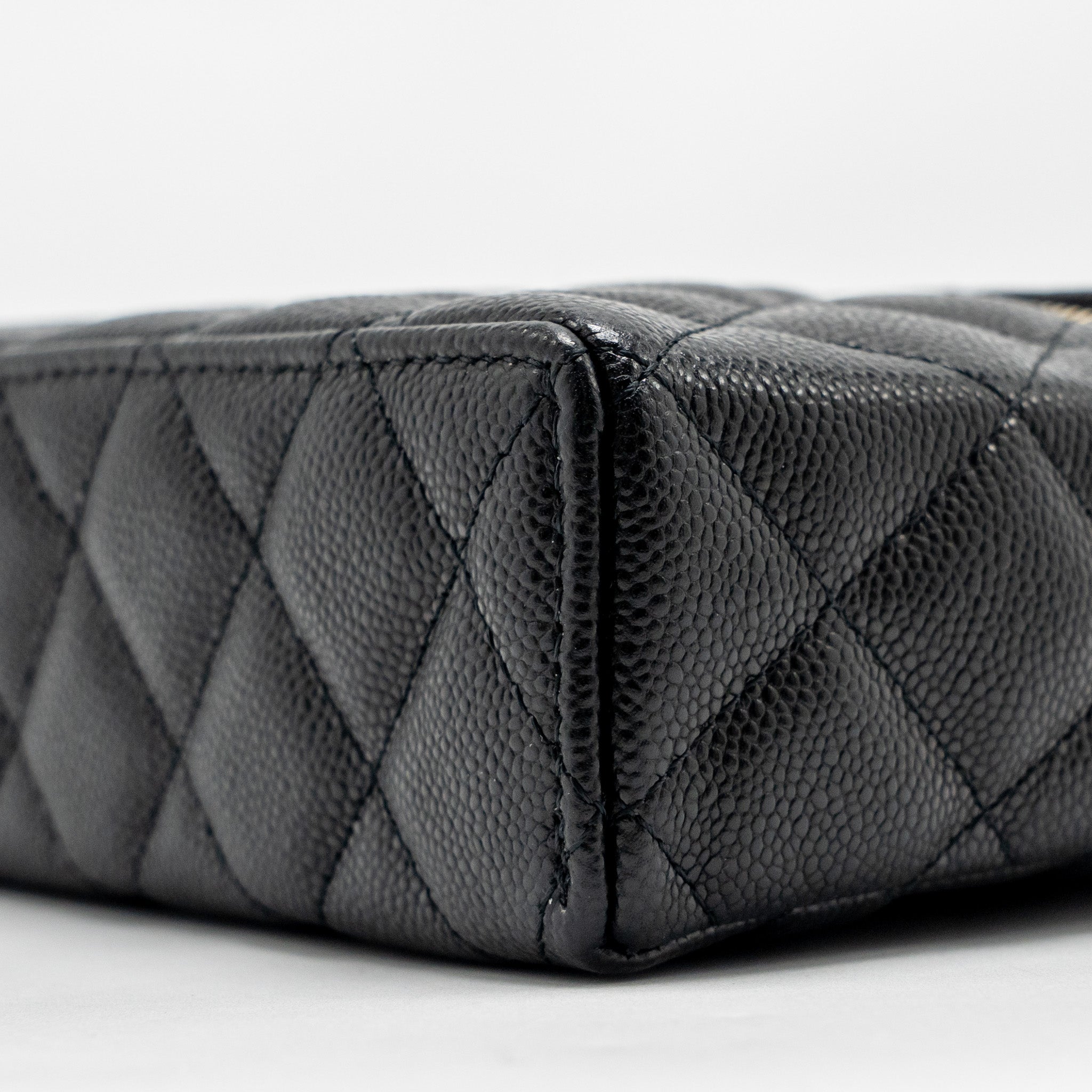 CHANEL TOP HANDLE VANITY WITH CHAIN CAVIAR BLACK LGHW (MICROCHIP)