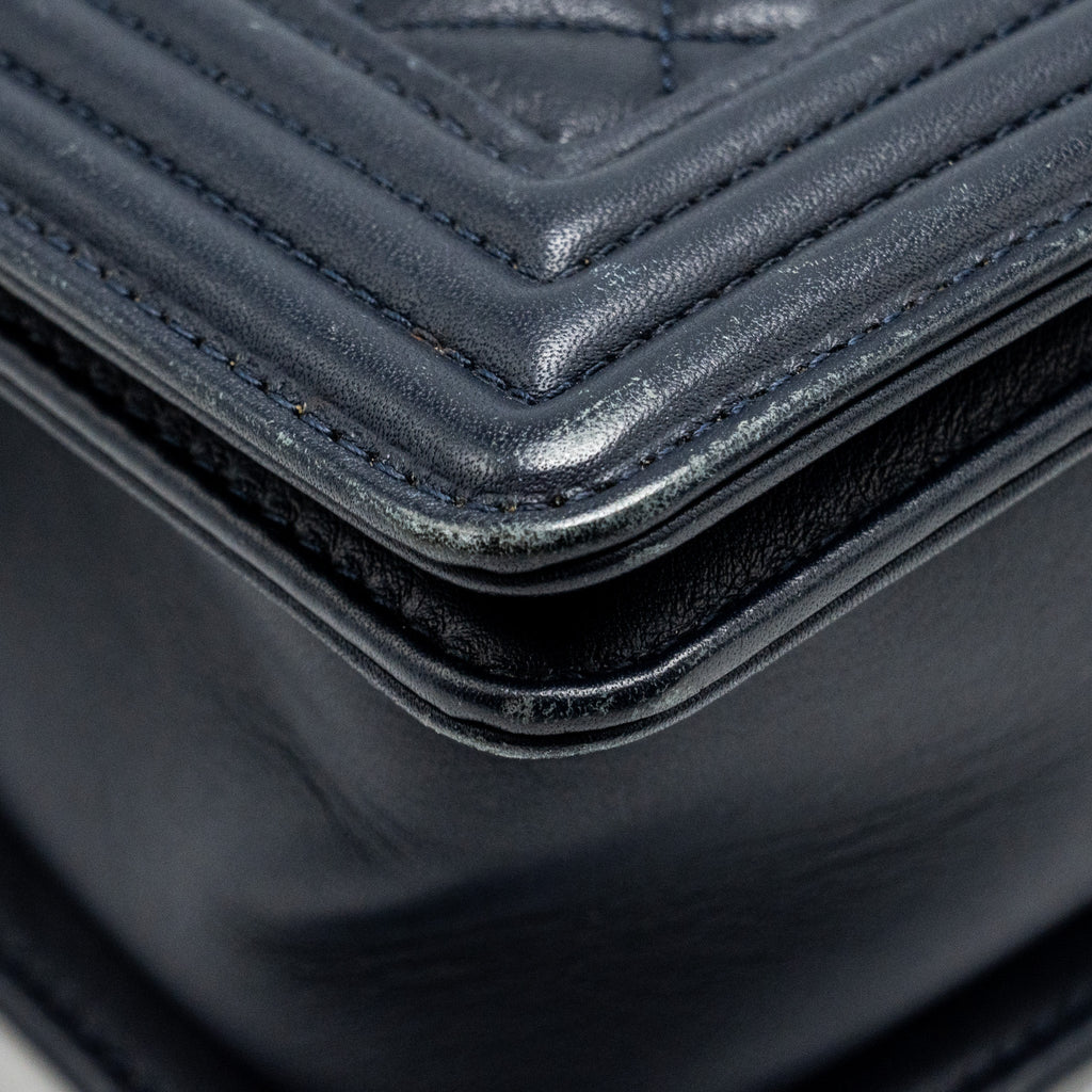 CHANEL MEDIUM BOY BAG CALFSKIN NAVY SHW