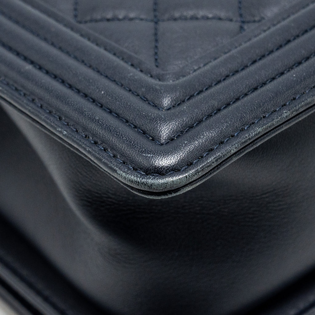 CHANEL MEDIUM BOY BAG CALFSKIN NAVY SHW