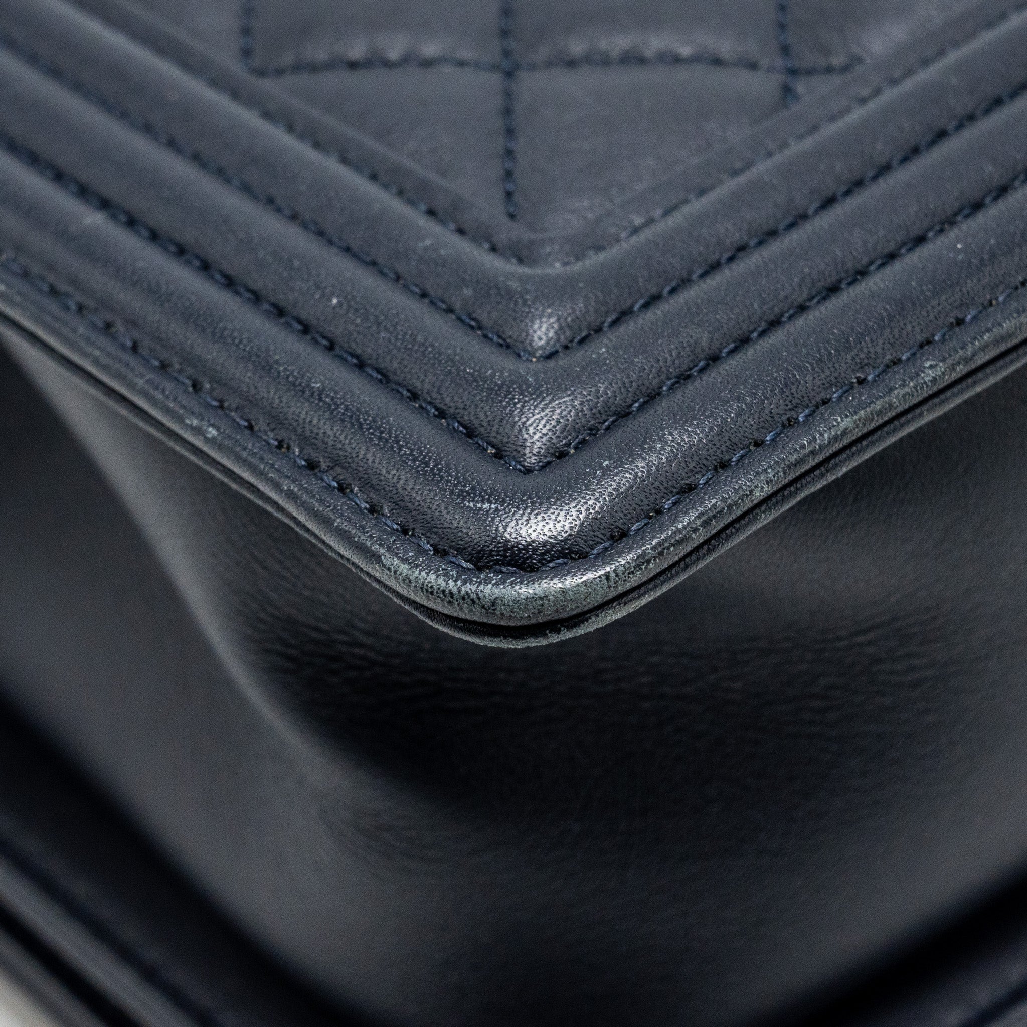 CHANEL MEDIUM BOY BAG CALFSKIN NAVY SHW