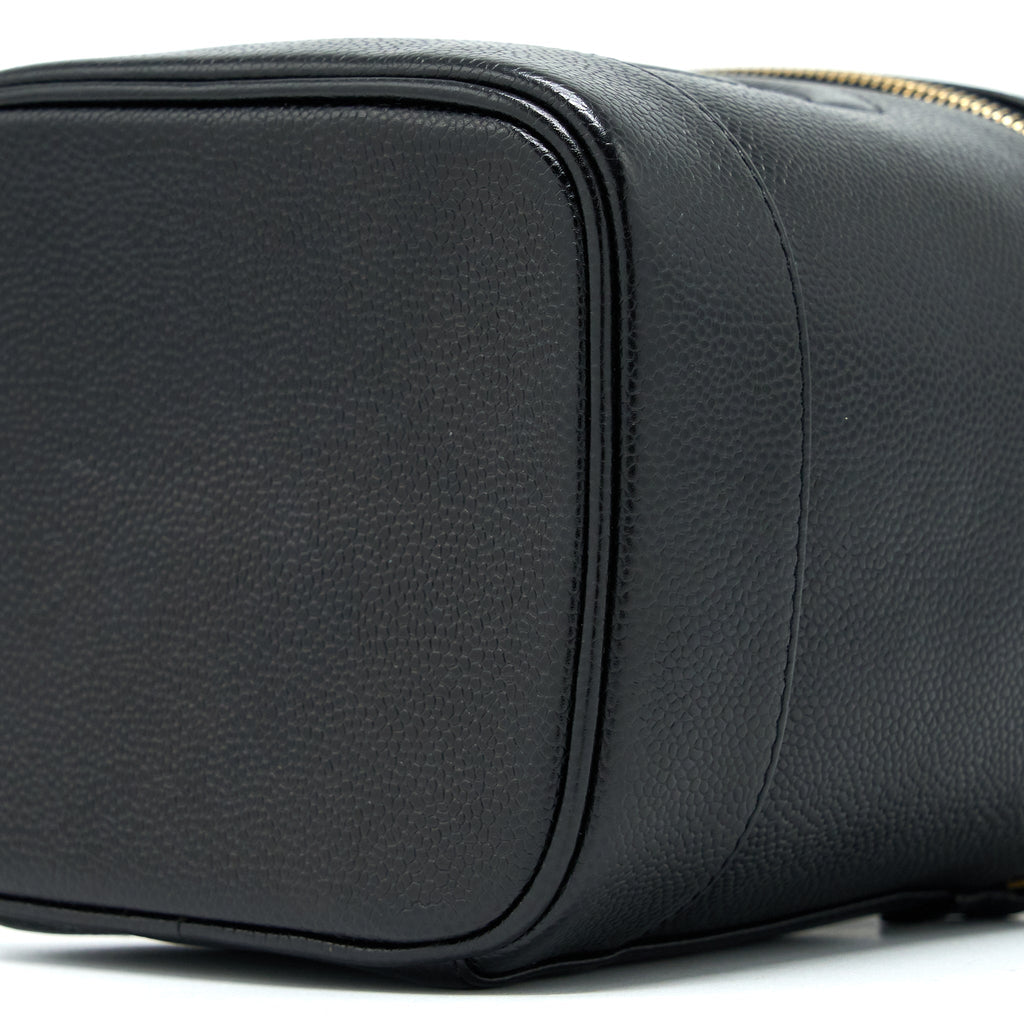 CHANEL VINTAGE VANITY CASE WITH CHAIN CAVIAR BLACK GHW