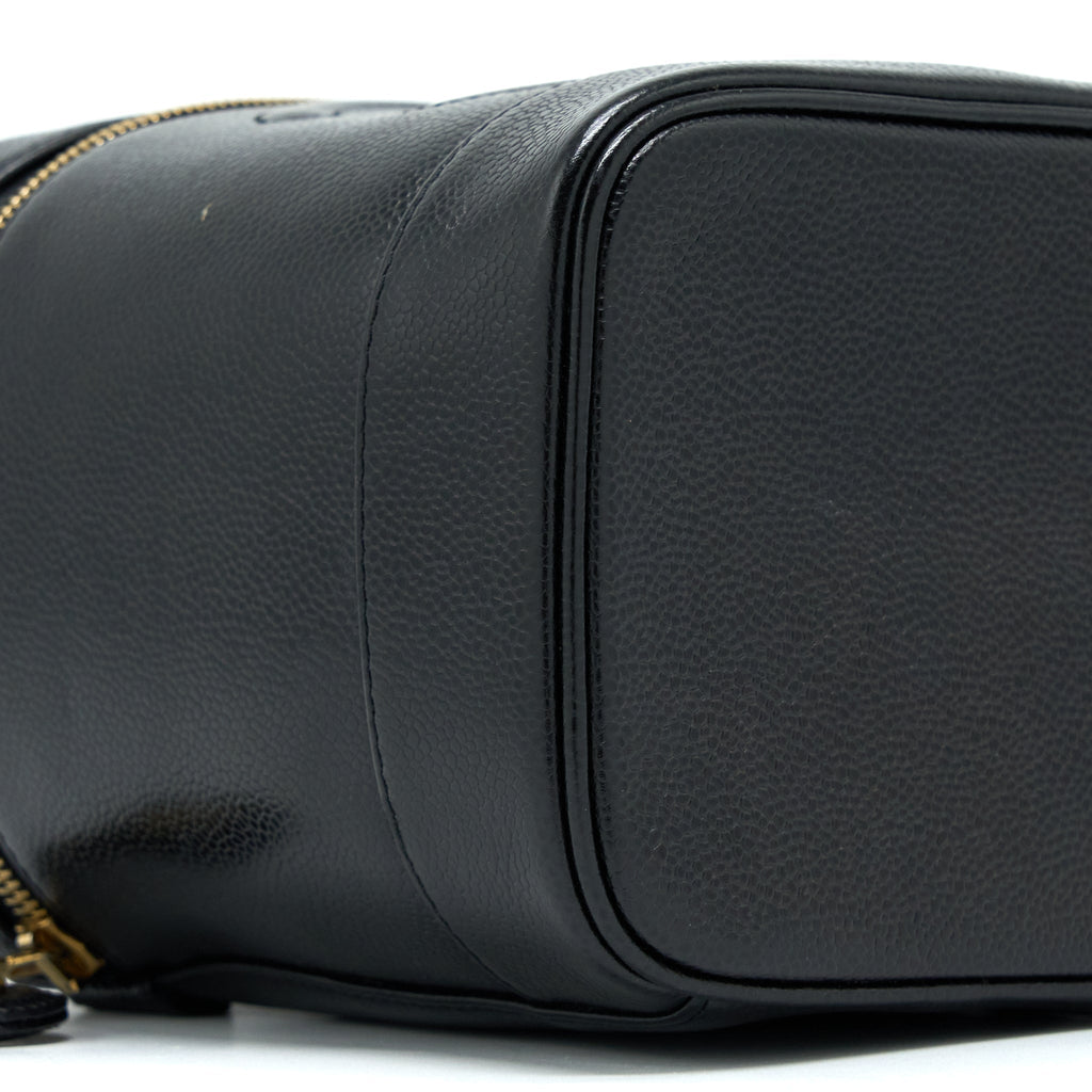 CHANEL VINTAGE VANITY CASE WITH CHAIN CAVIAR BLACK GHW
